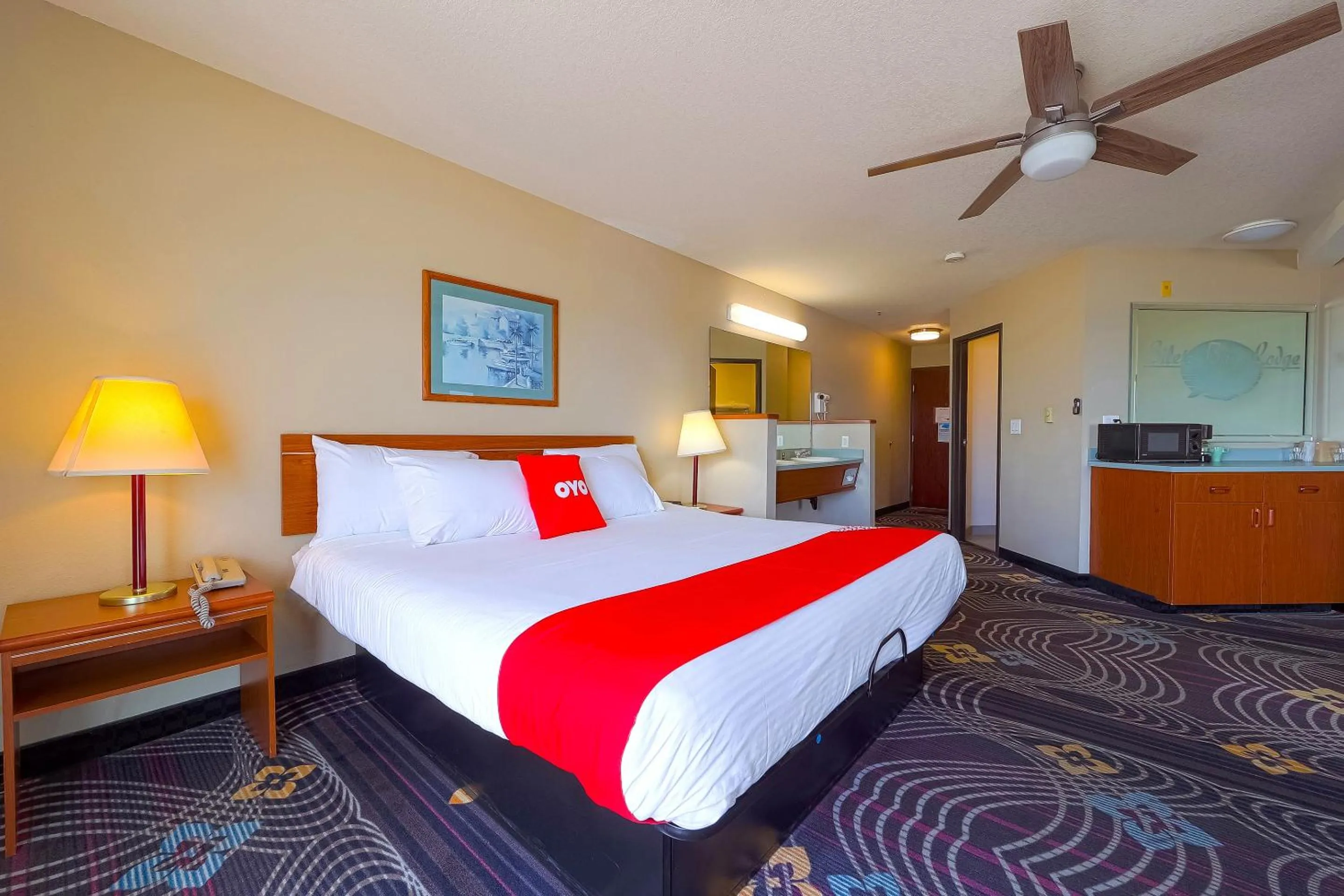 Bedroom, Bed in Siletz Bay Beachfront Hotel by OYO Lincoln City