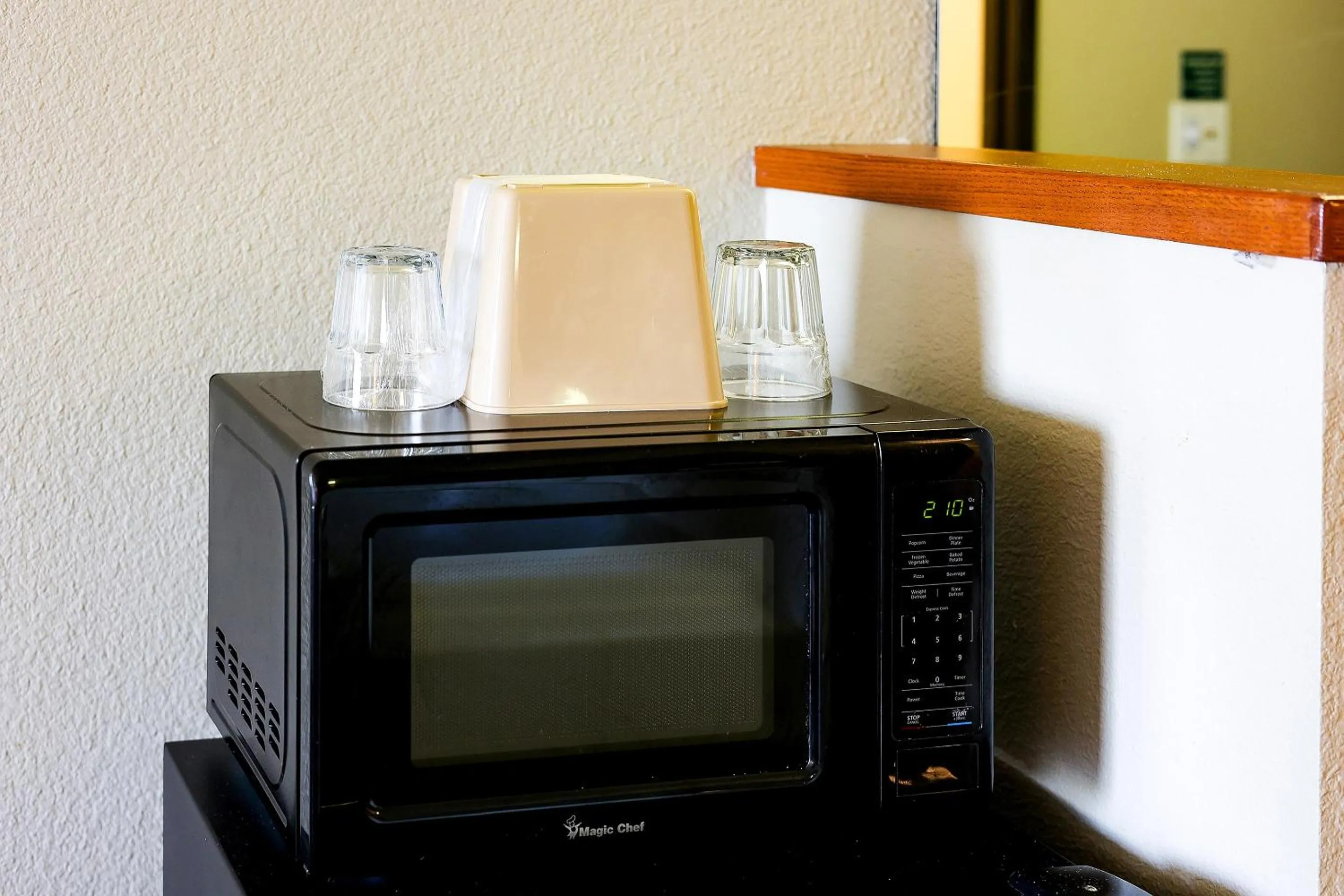 Bedroom in Siletz Bay Beachfront Hotel by OYO Lincoln City