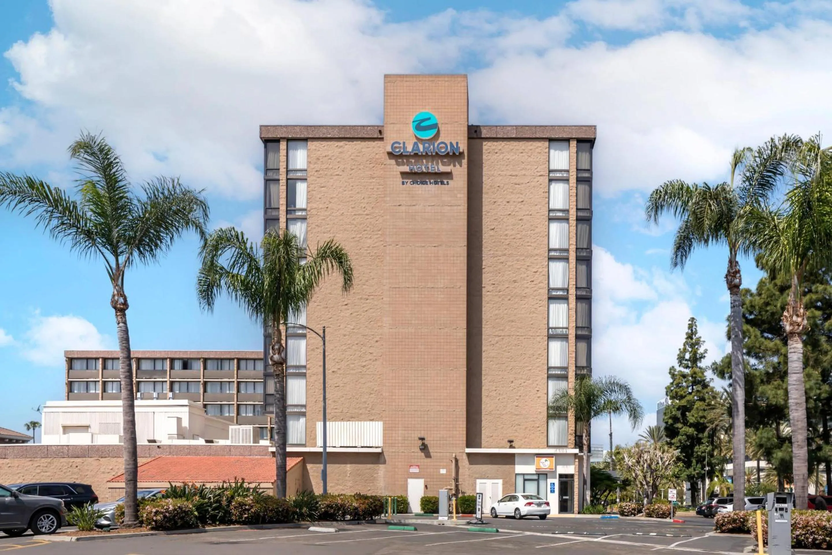 Property building in Clarion Hotel Anaheim Resort