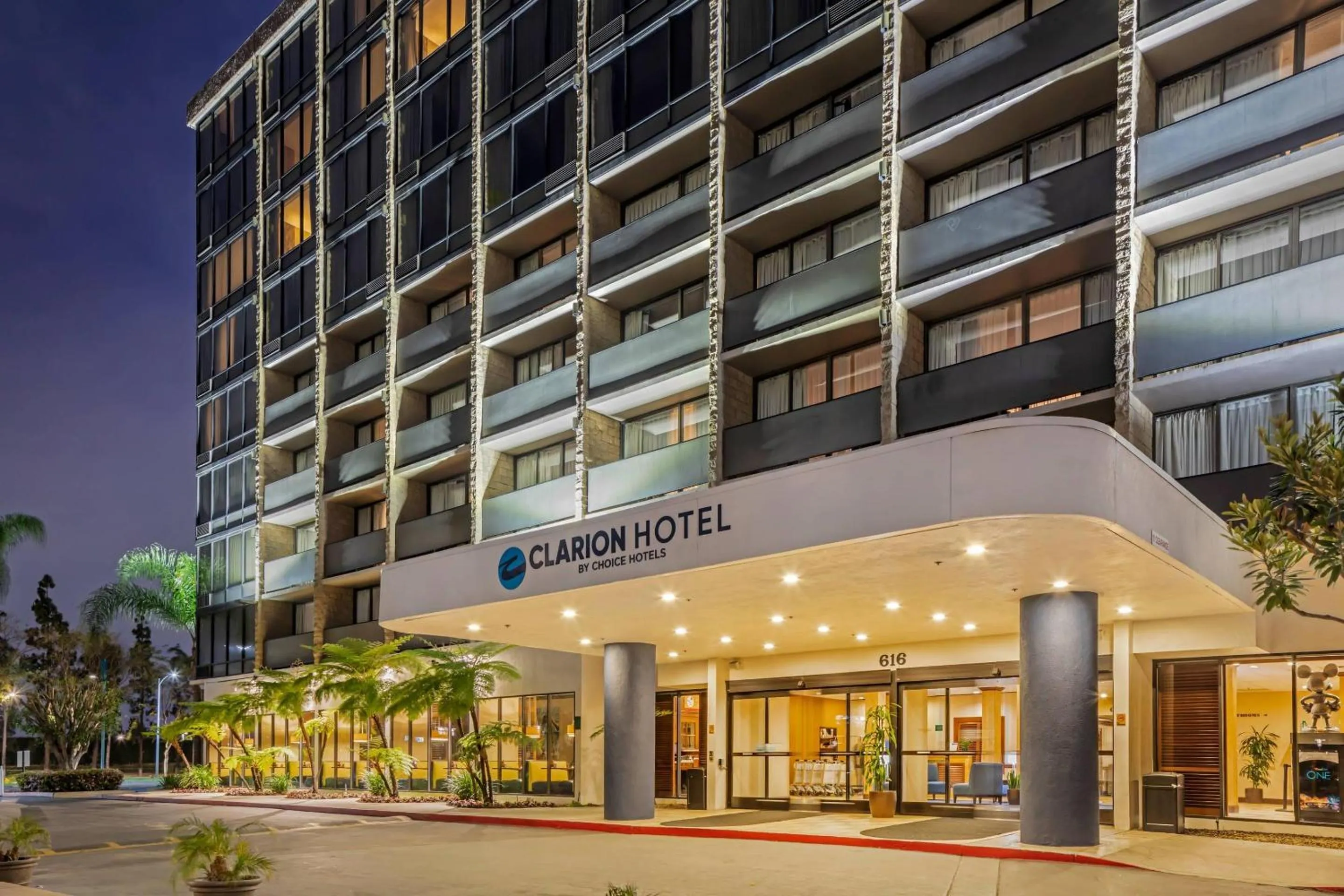 Property building in Clarion Hotel Anaheim Resort