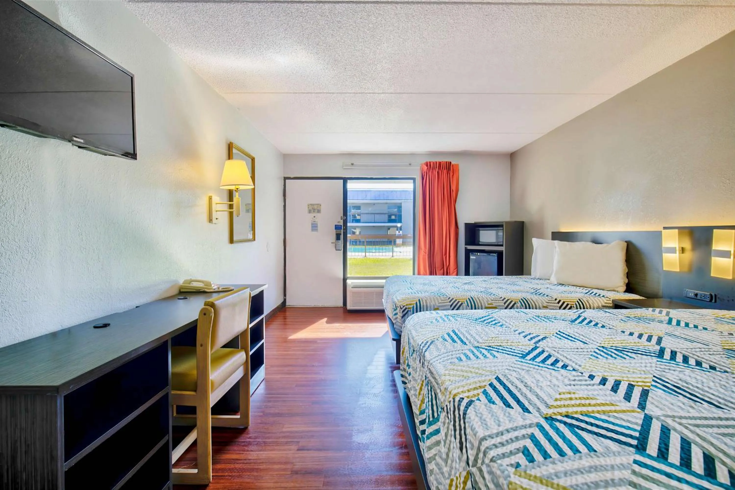 Bedroom, Bed in Motel 6-Ashland, VA