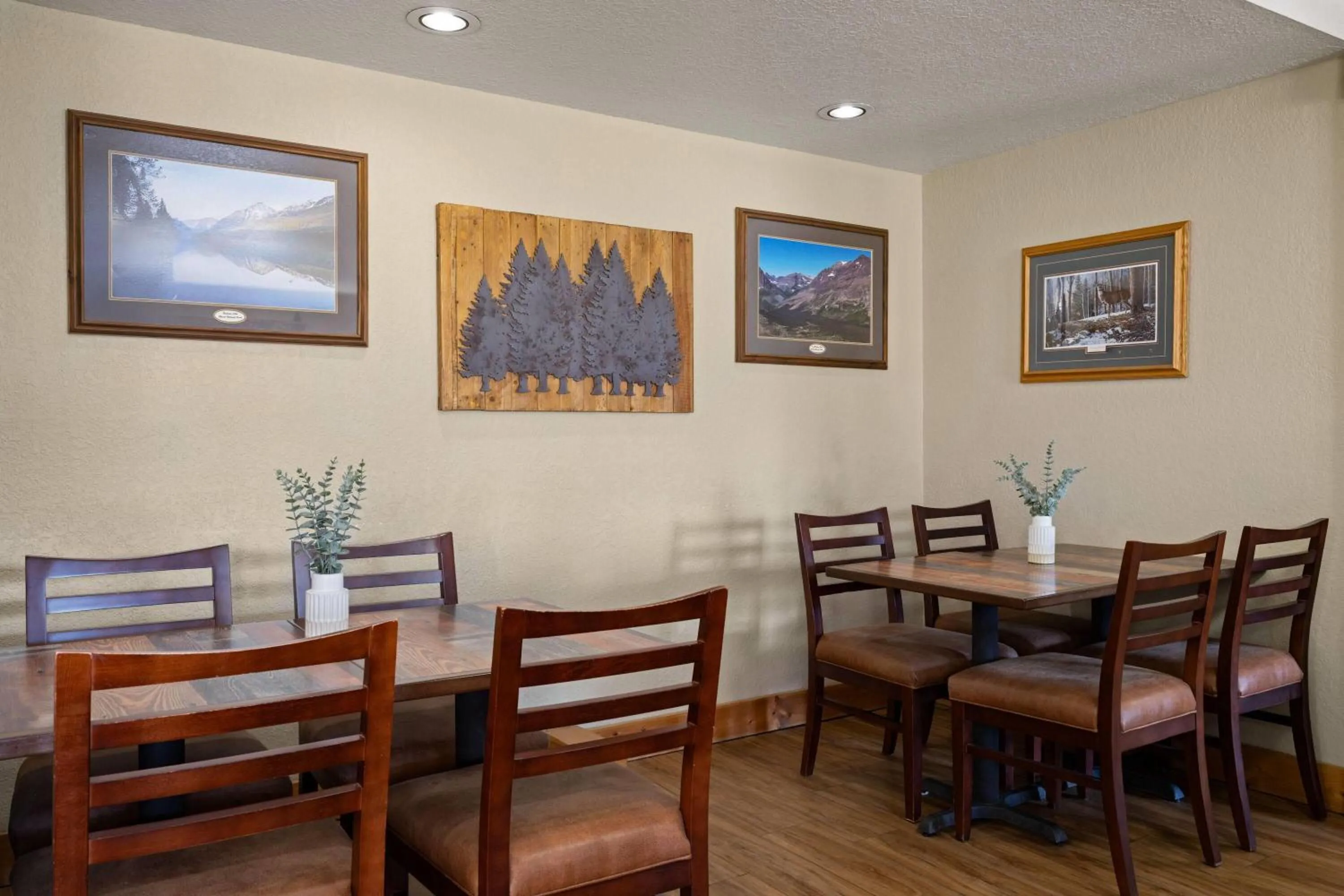 Lobby or reception in Super 8 by Wyndham Kalispell Glacier National Park