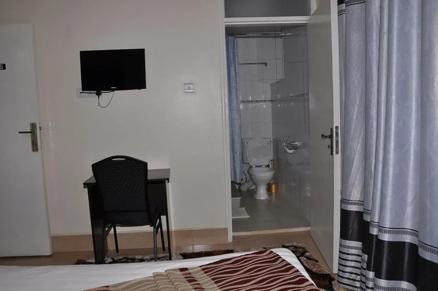 Three-Bedroom Apartment in Latitude 1 Suites Three-Bedroom Apartment in Latitude 1 Suites