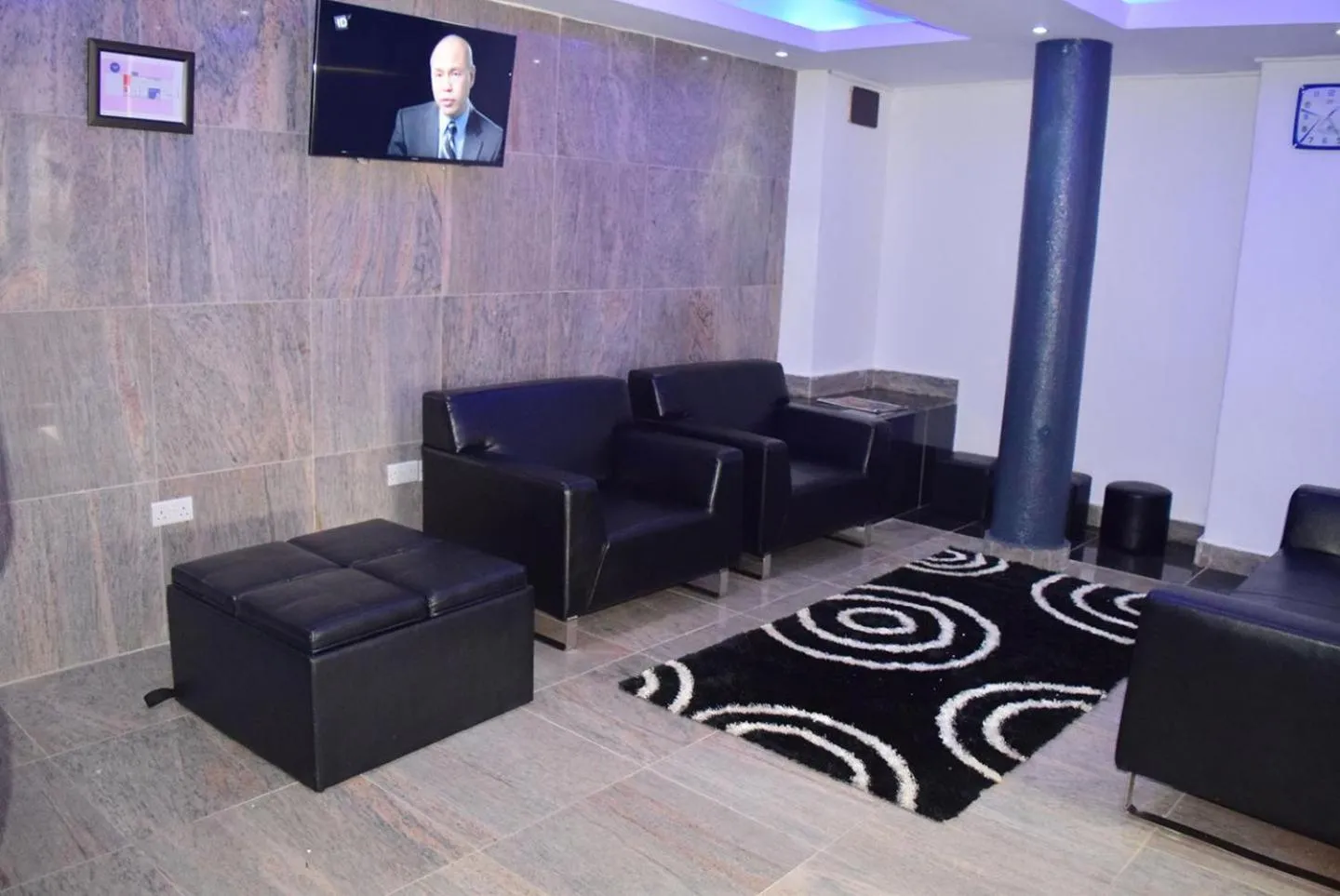 Lobby or reception in Latitude 1 Suites