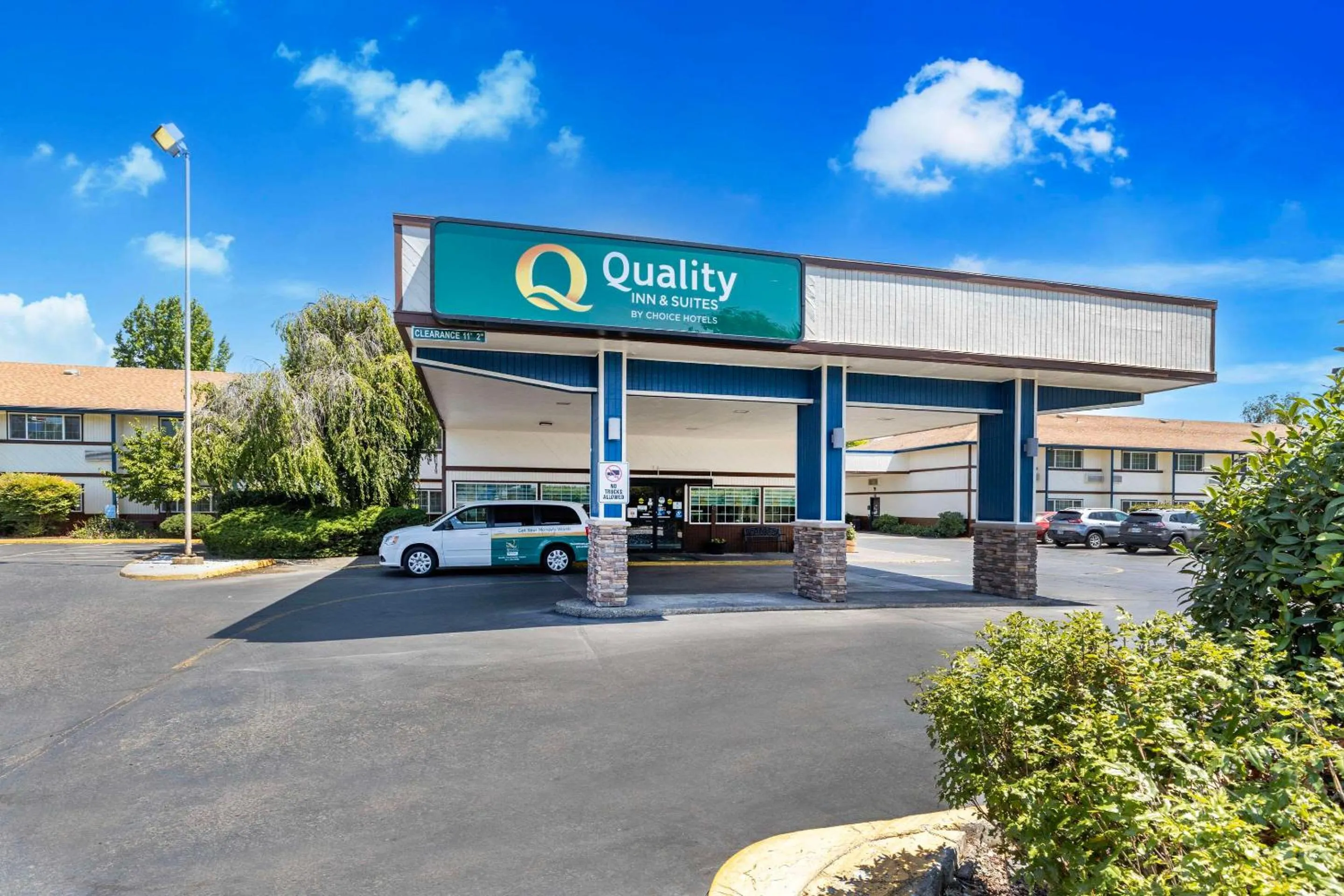 Property building in Quality Inn & Suites Medford Airport