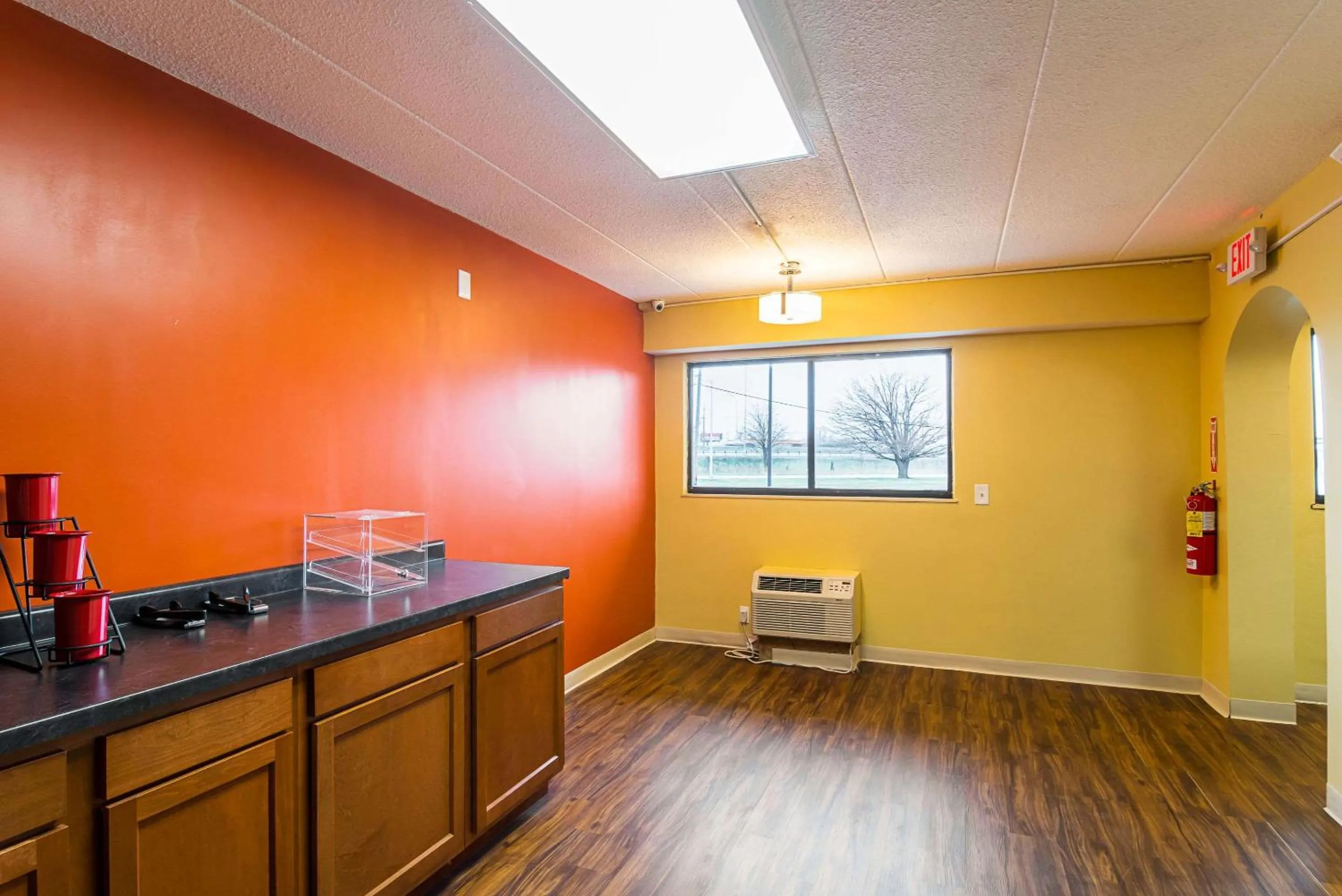 Restaurant/places to eat in Econo Lodge South Holland - Chicago Southland