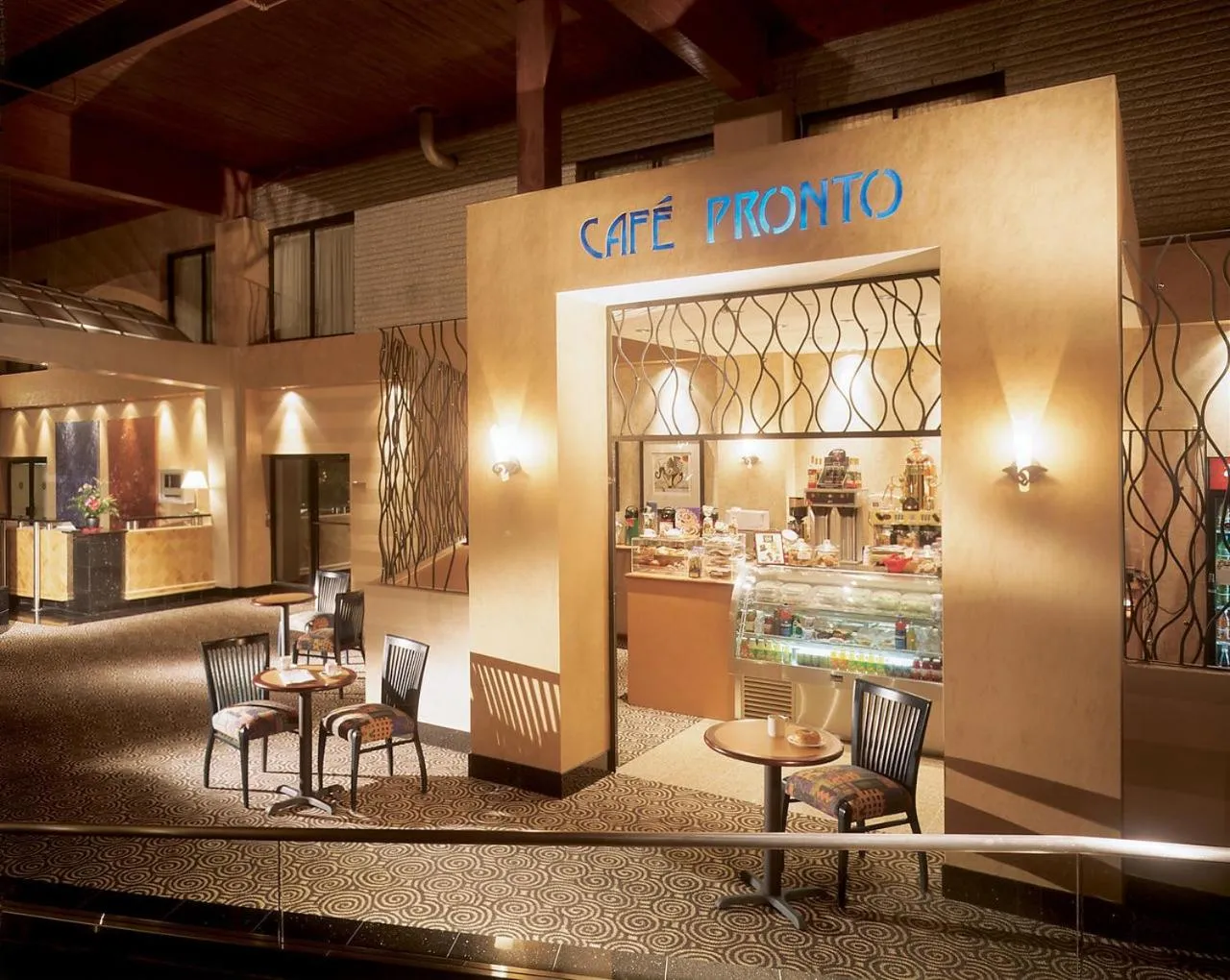 Restaurant/places to eat in Radisson Hotel Hauppauge-Long Island