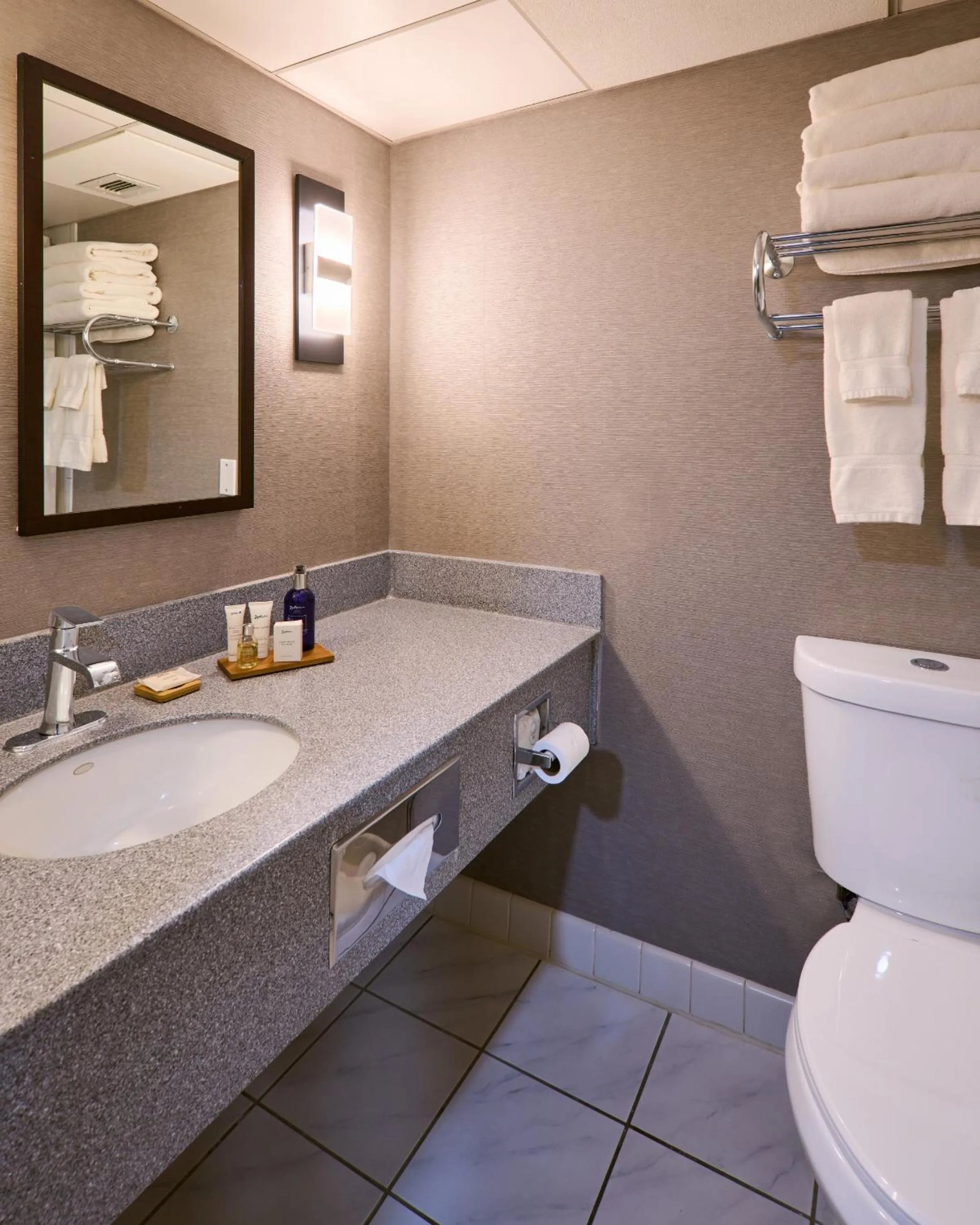 Bathroom in Radisson Hotel Hauppauge-Long Island
