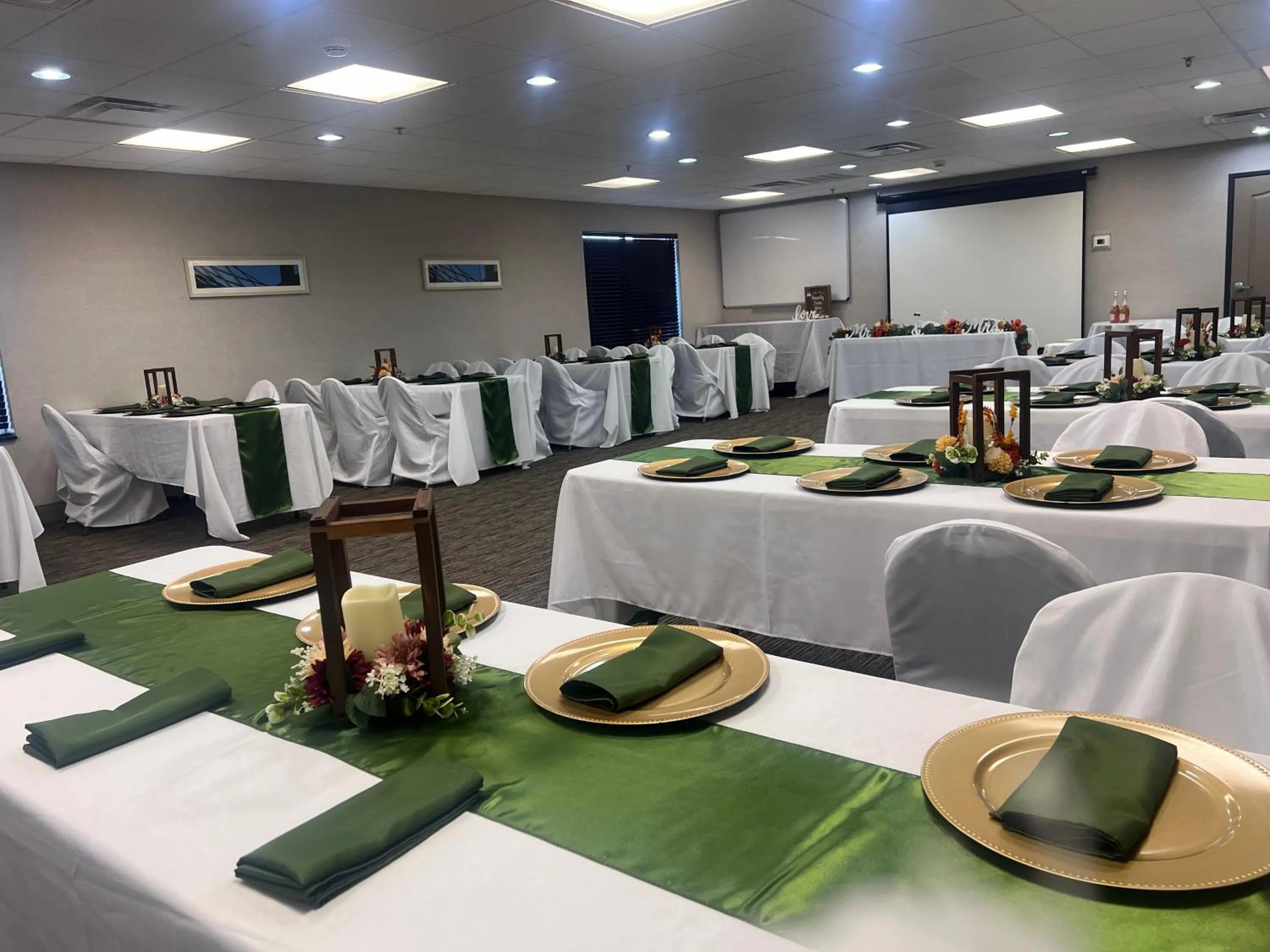 Meeting/conference room in Country Inn & Suites by Radisson, Oklahoma City Airport, OK