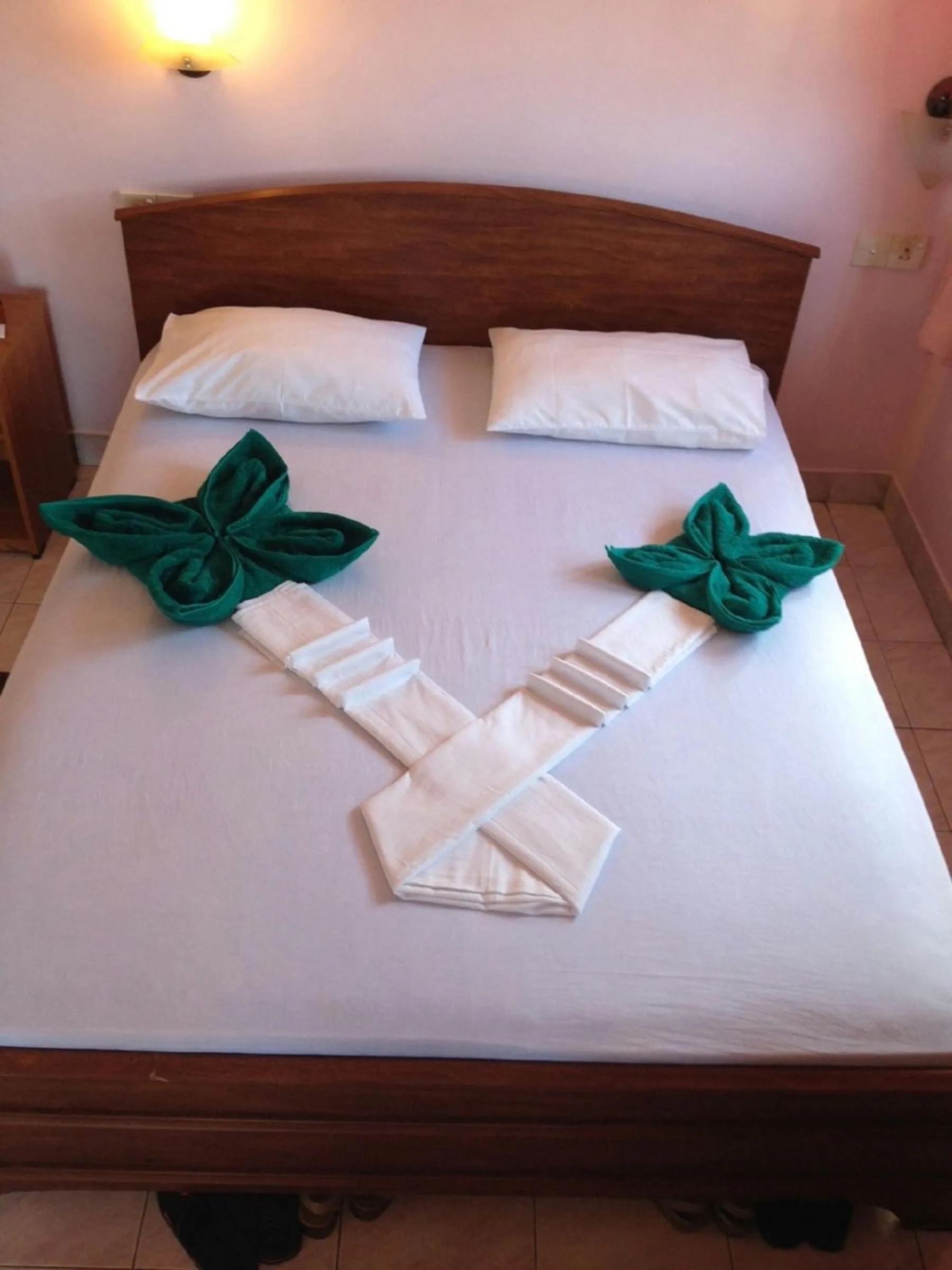 Bed in Hotel Red Rose