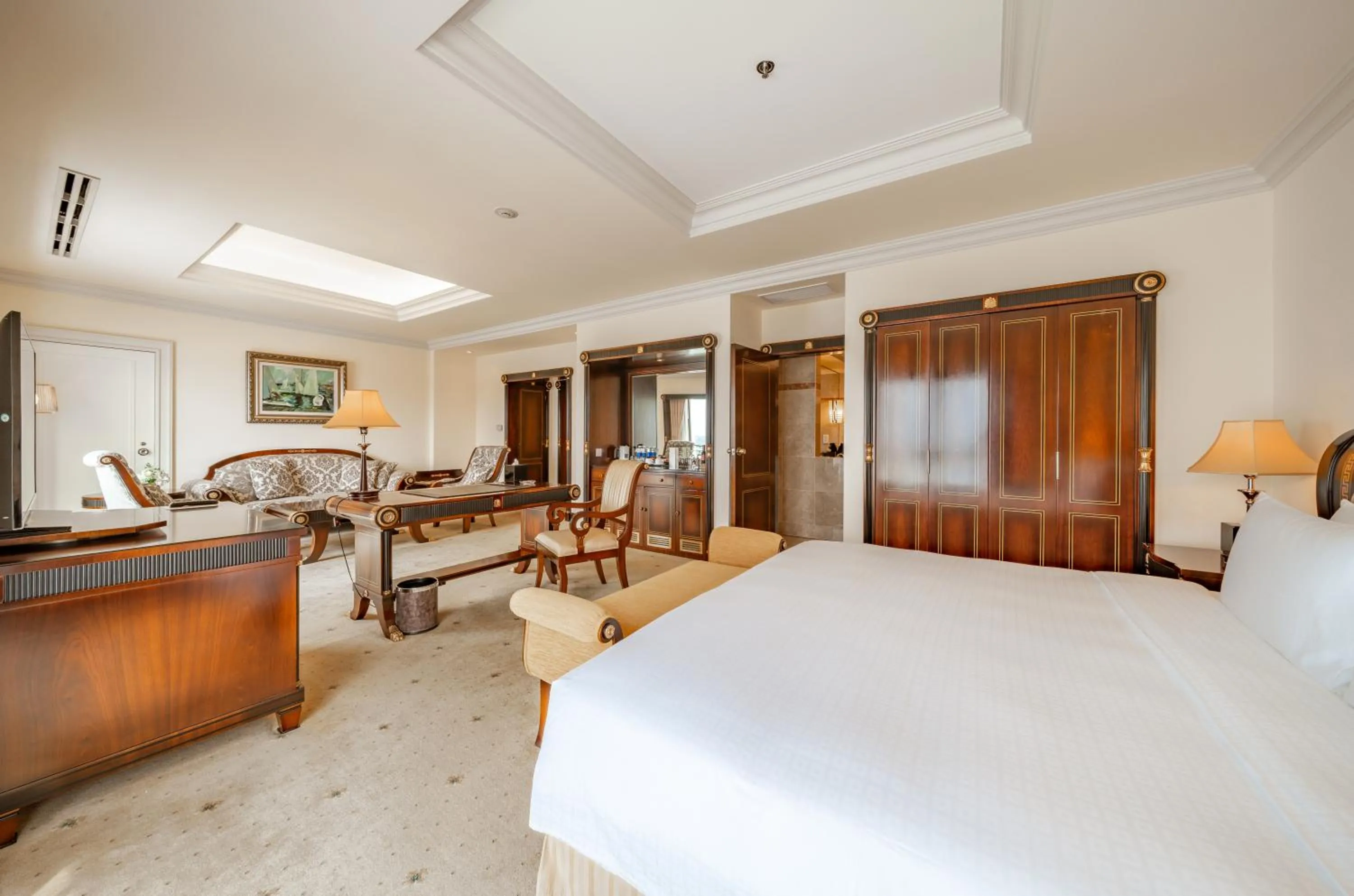 Decorative detail, Bed in Lotte Hotel Saigon