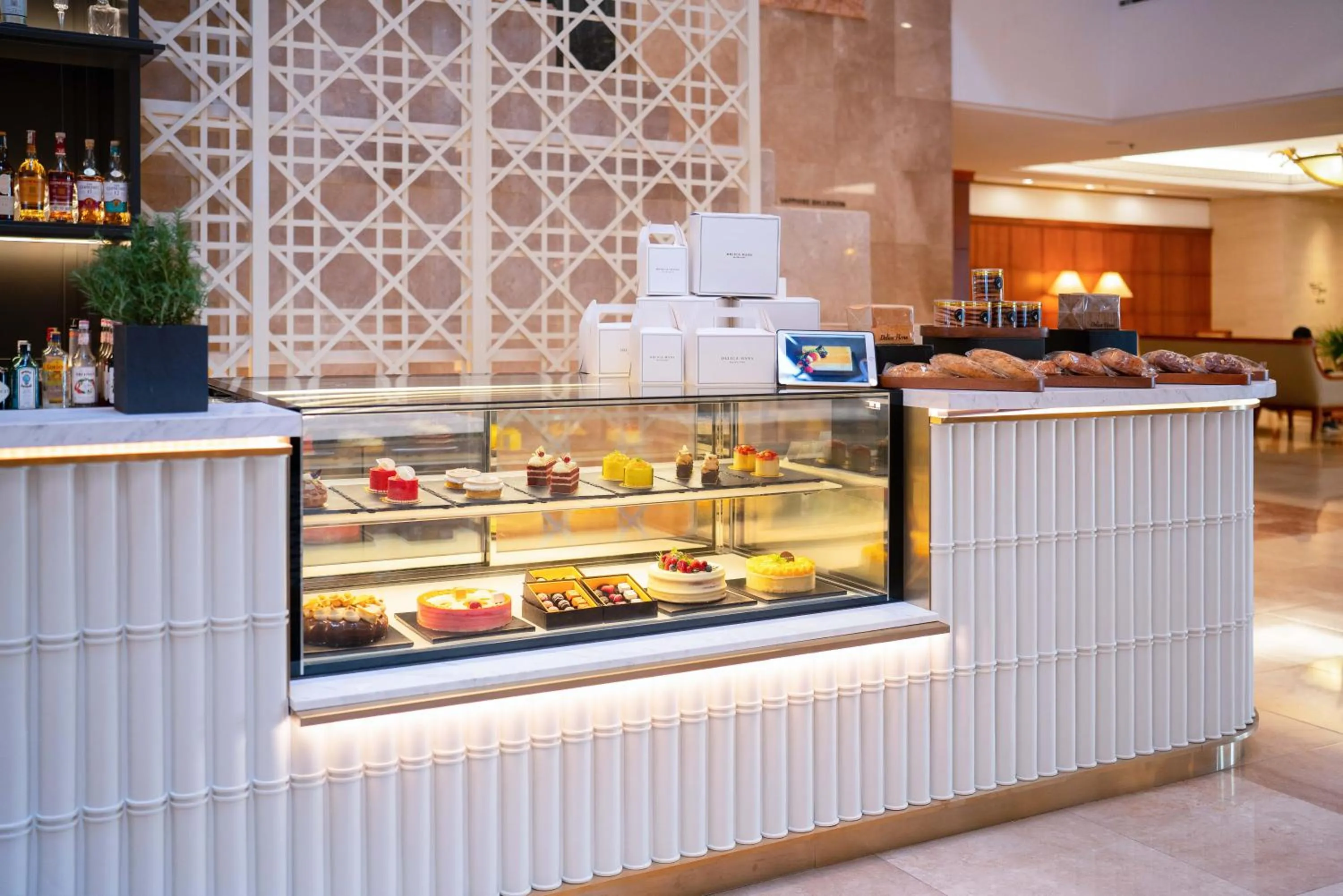 Lounge or bar in Lotte Hotel Saigon