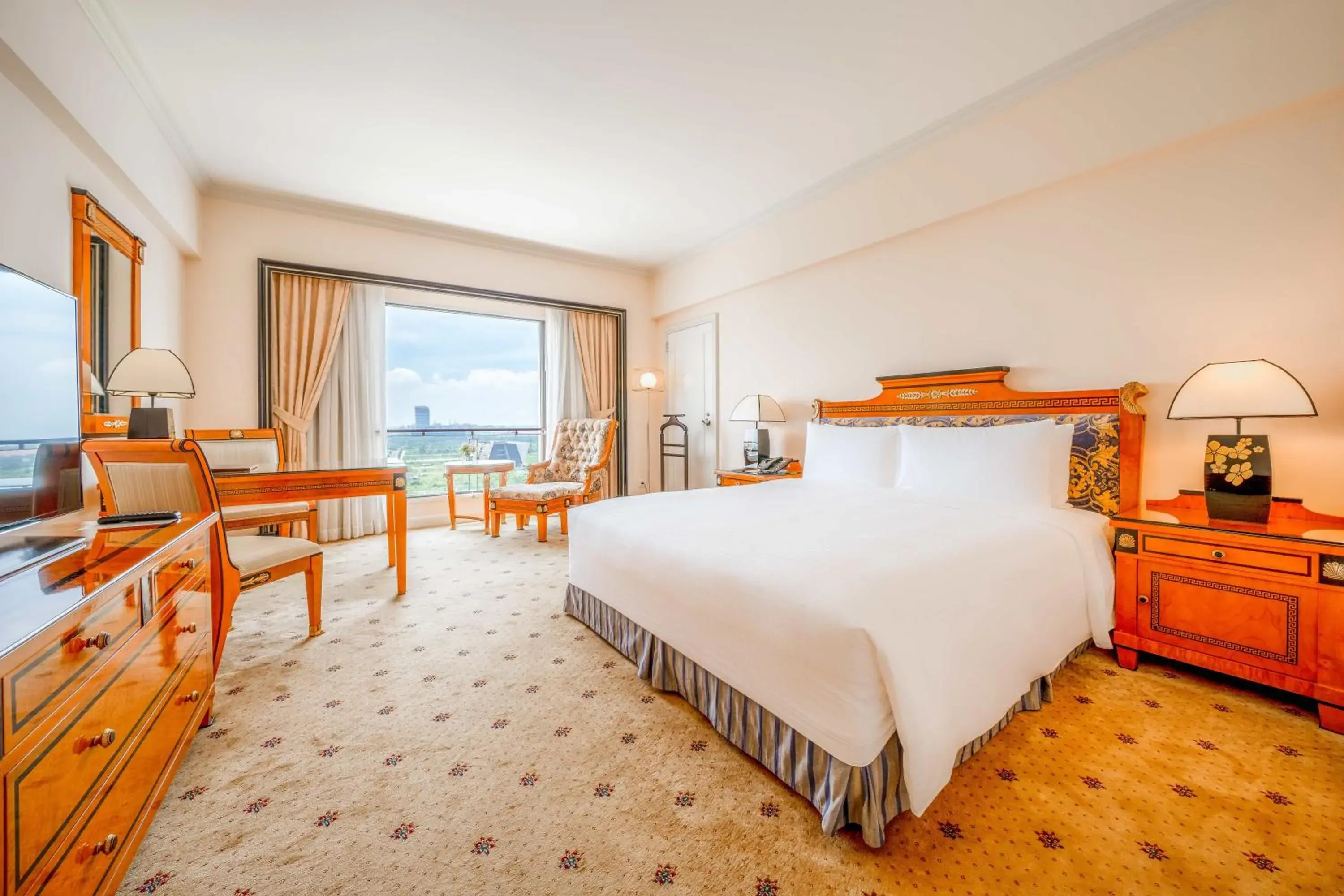 Executive King River View in Lotte Hotel Saigon Executive King River View in Lotte Hotel Saigon