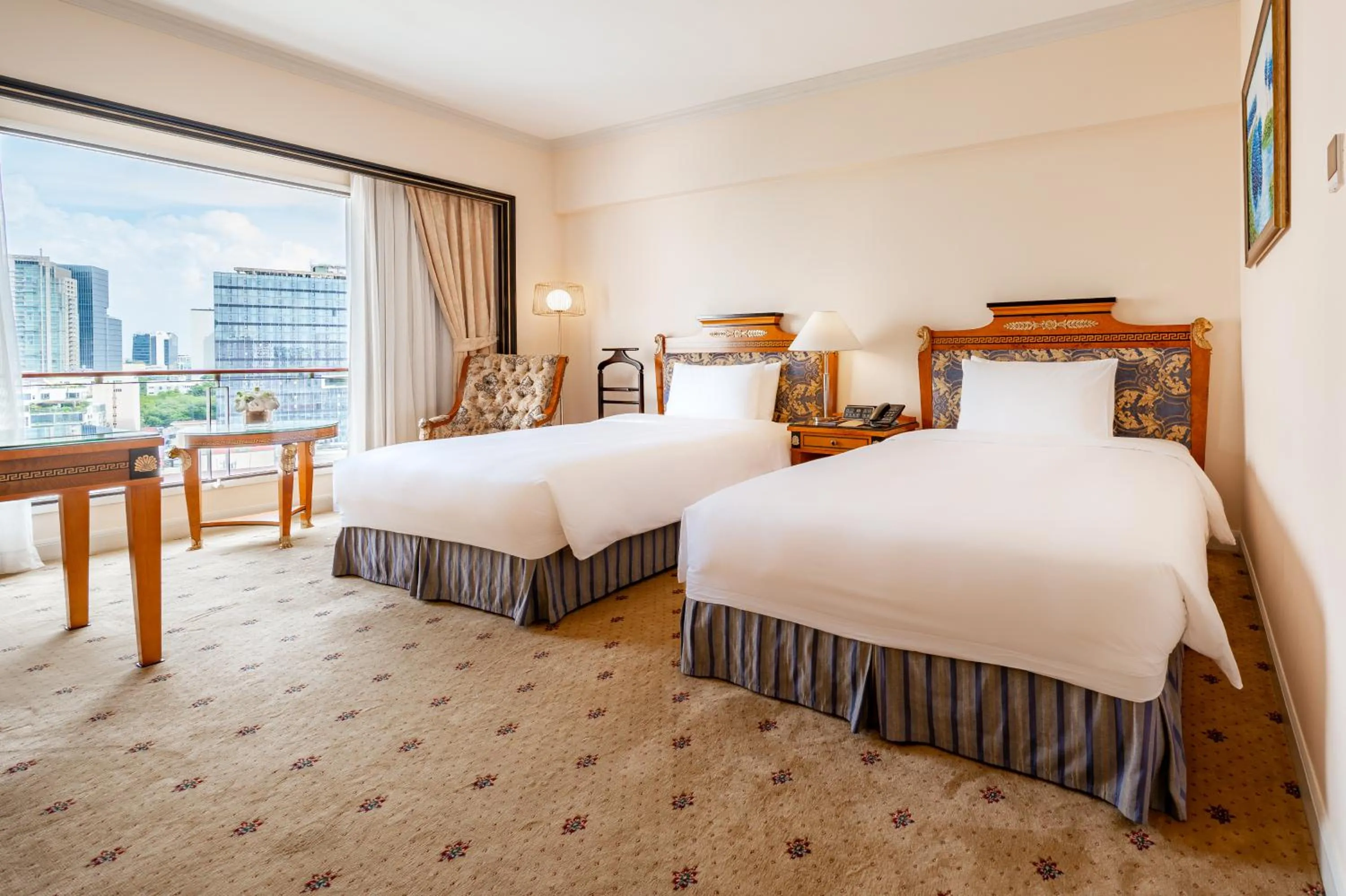 Photo of the whole room, Bed in Lotte Hotel Saigon