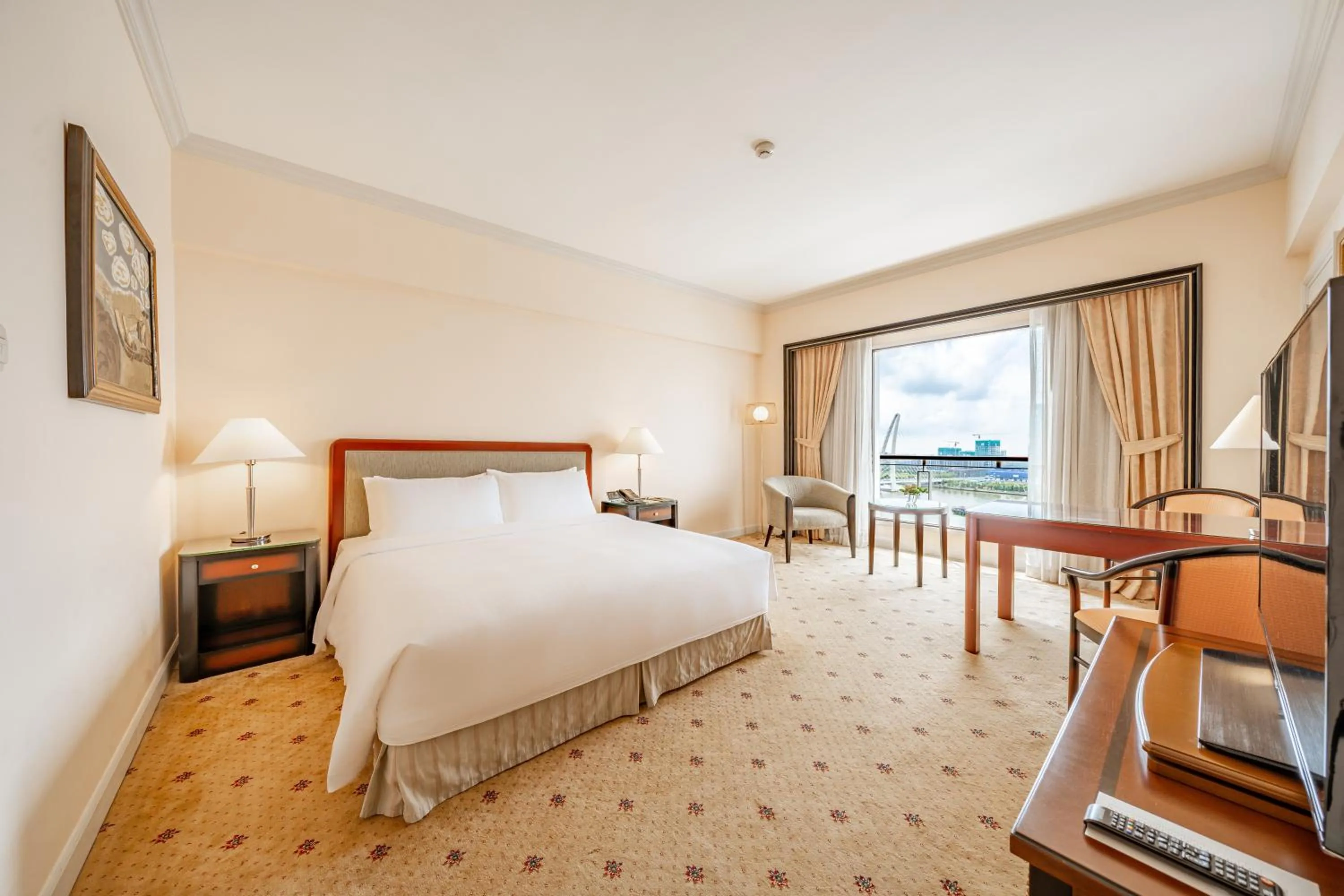 Bed in Lotte Hotel Saigon