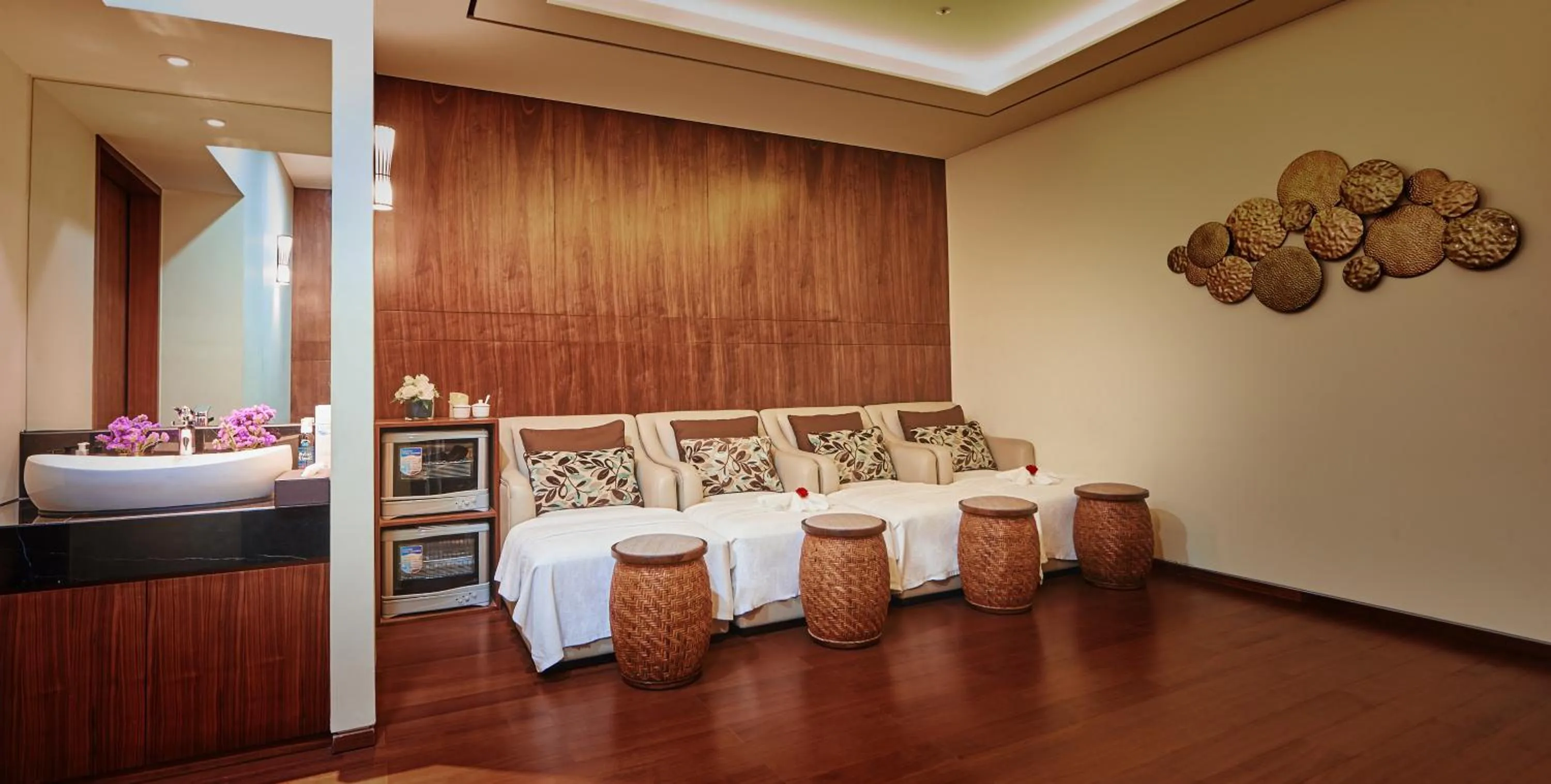 Massage, Bed in Lotte Hotel Saigon