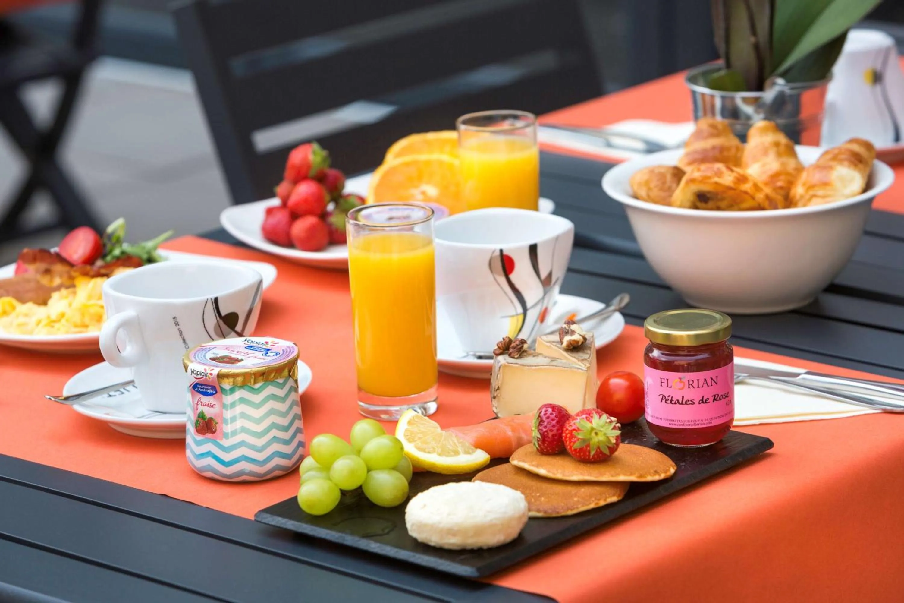 Restaurant/places to eat in Best Western Hôtel Journel Saint-Laurent-du-Var Aéroport