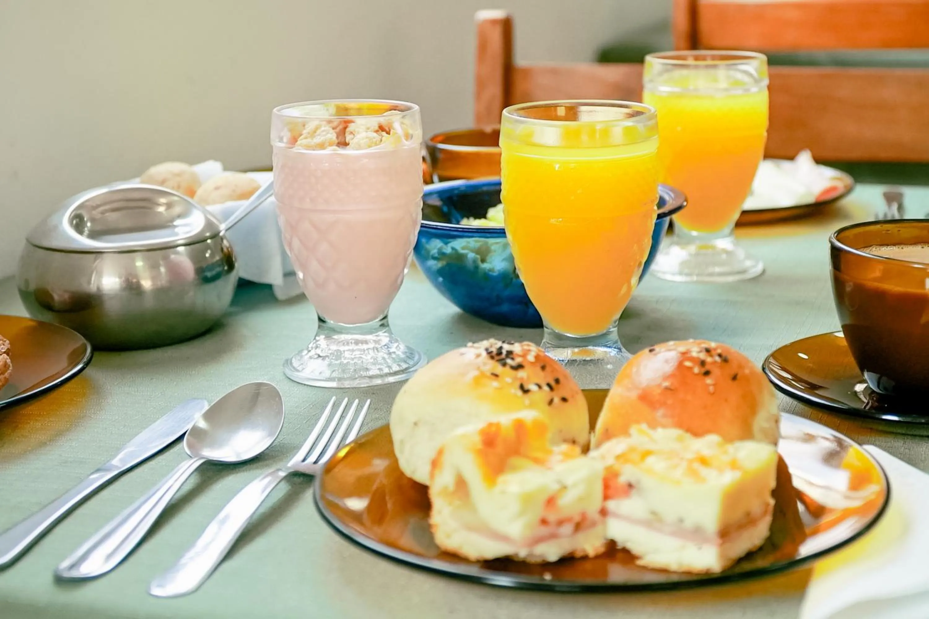 Breakfast in VELINN Pousada Ubatuba Tropical