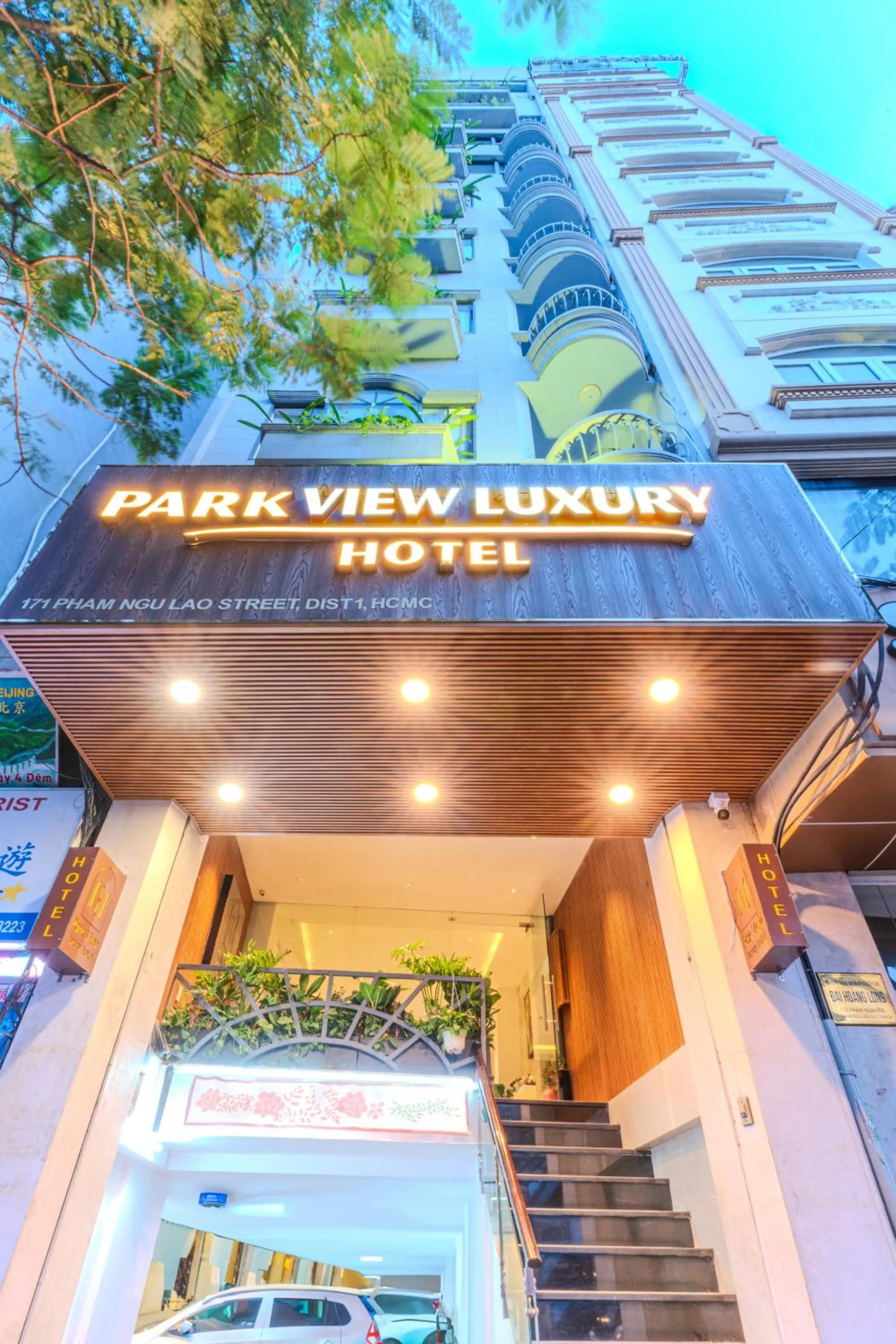 Facade/entrance in Park View Luxury Hotel
