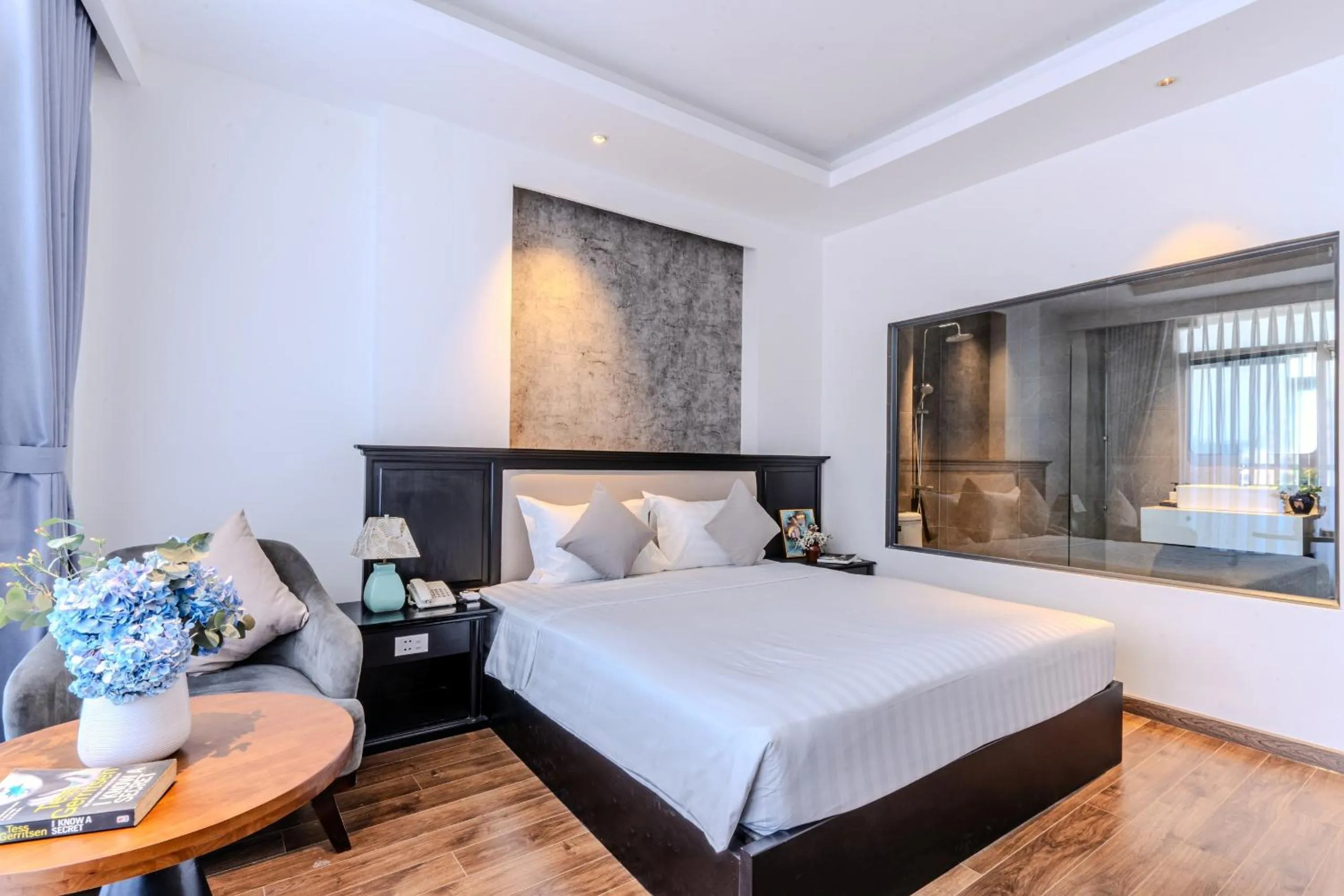 Bed in Park View Luxury Hotel