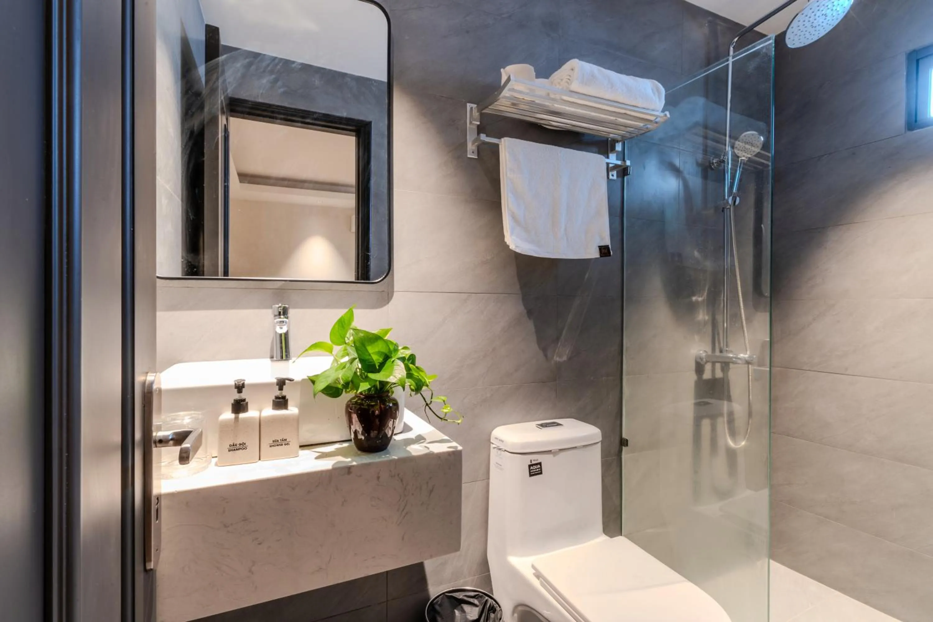 Bathroom in Park View Luxury Hotel