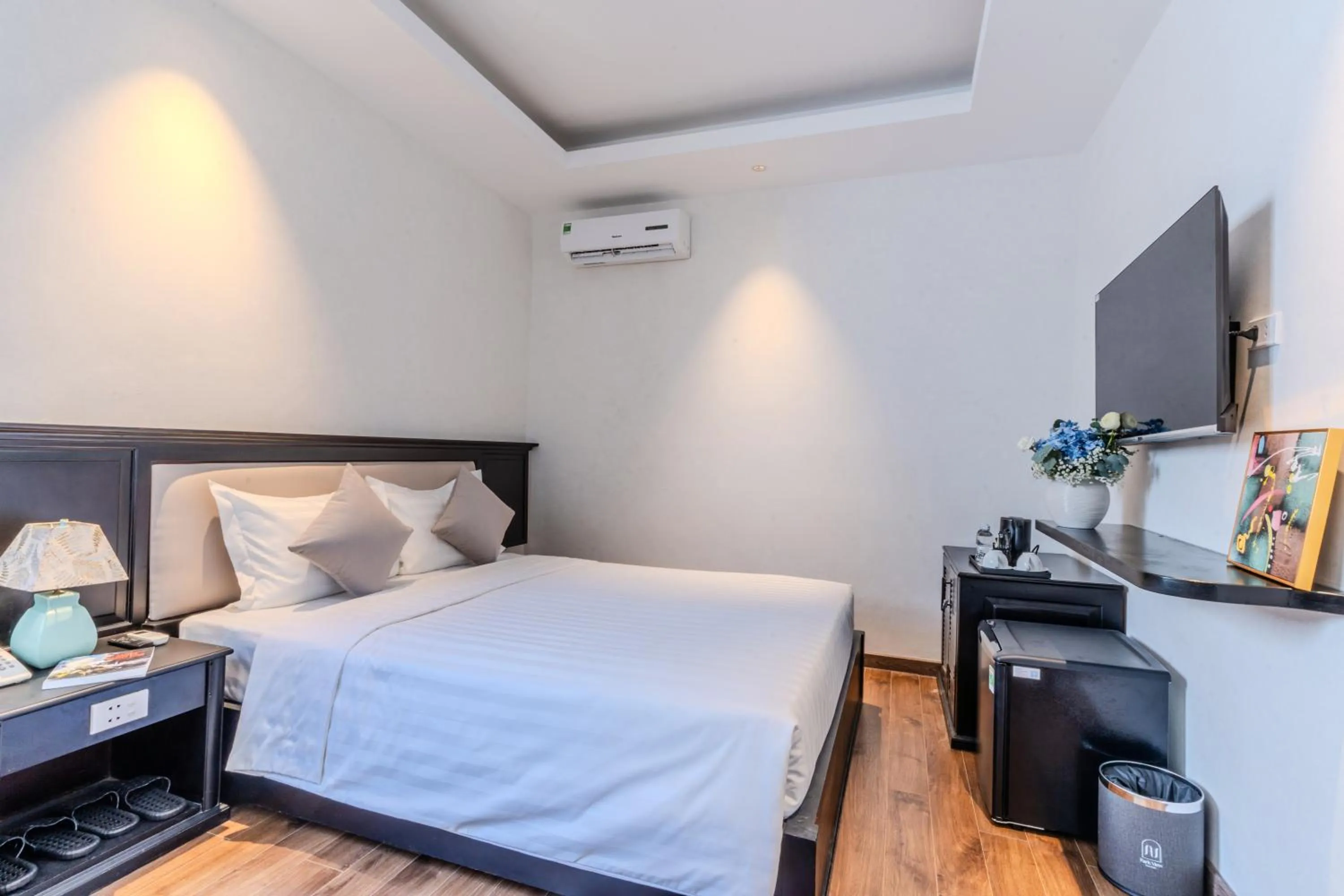 Bed in Park View Luxury Hotel