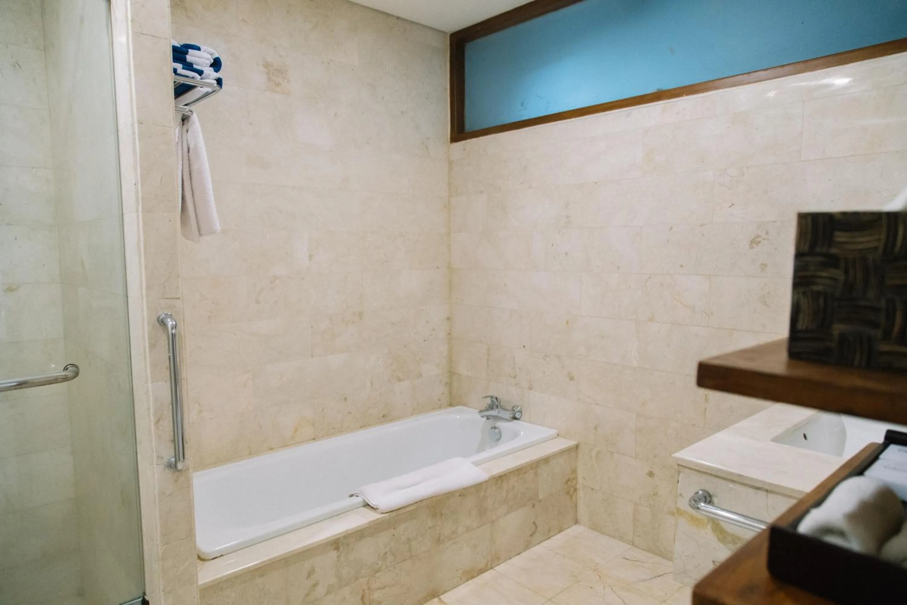 Bath in Kresna By The Sea By Kresna Hospitality