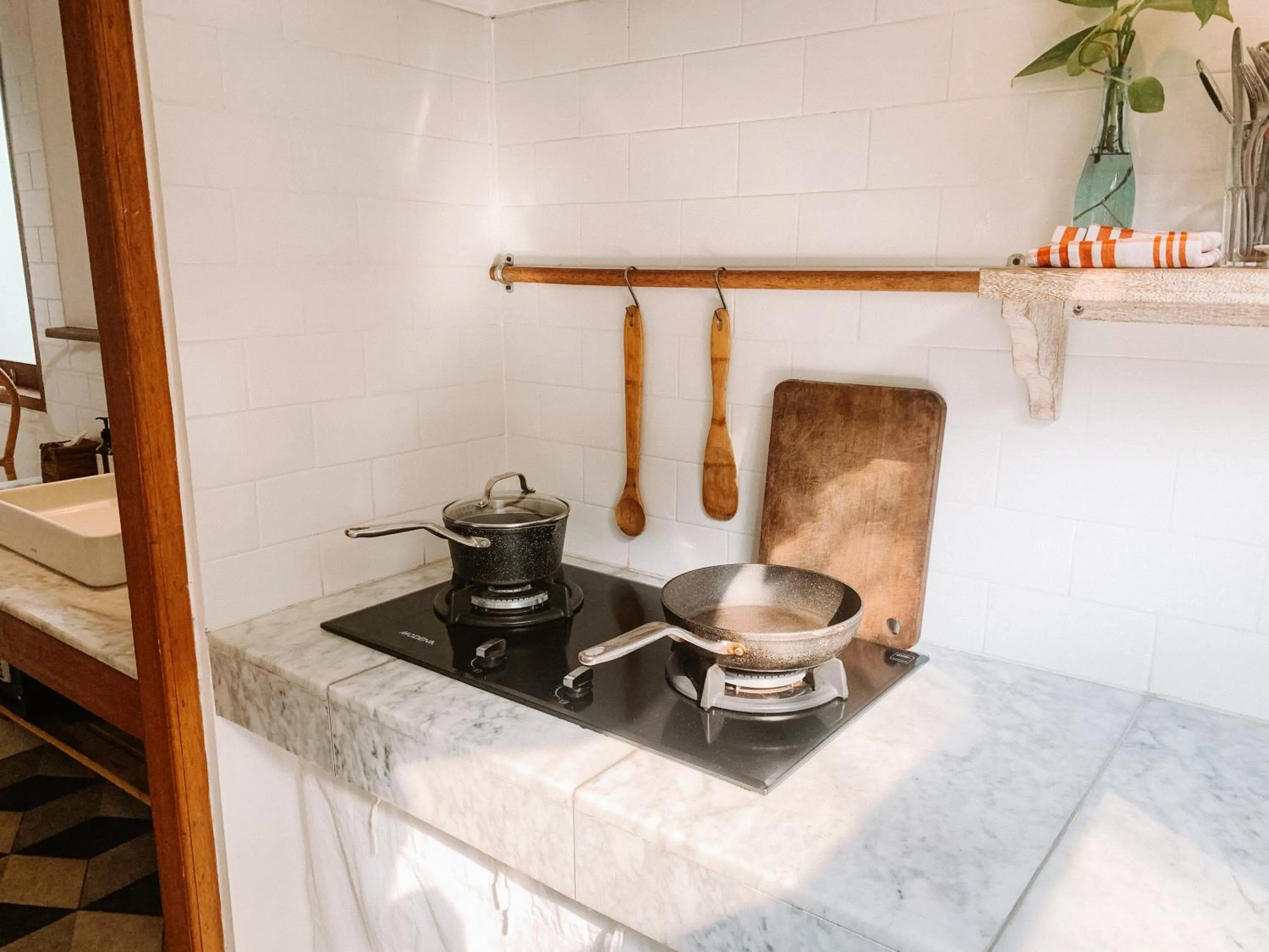 Kitchen or kitchenette in Happy Together By Kresna Hospitality