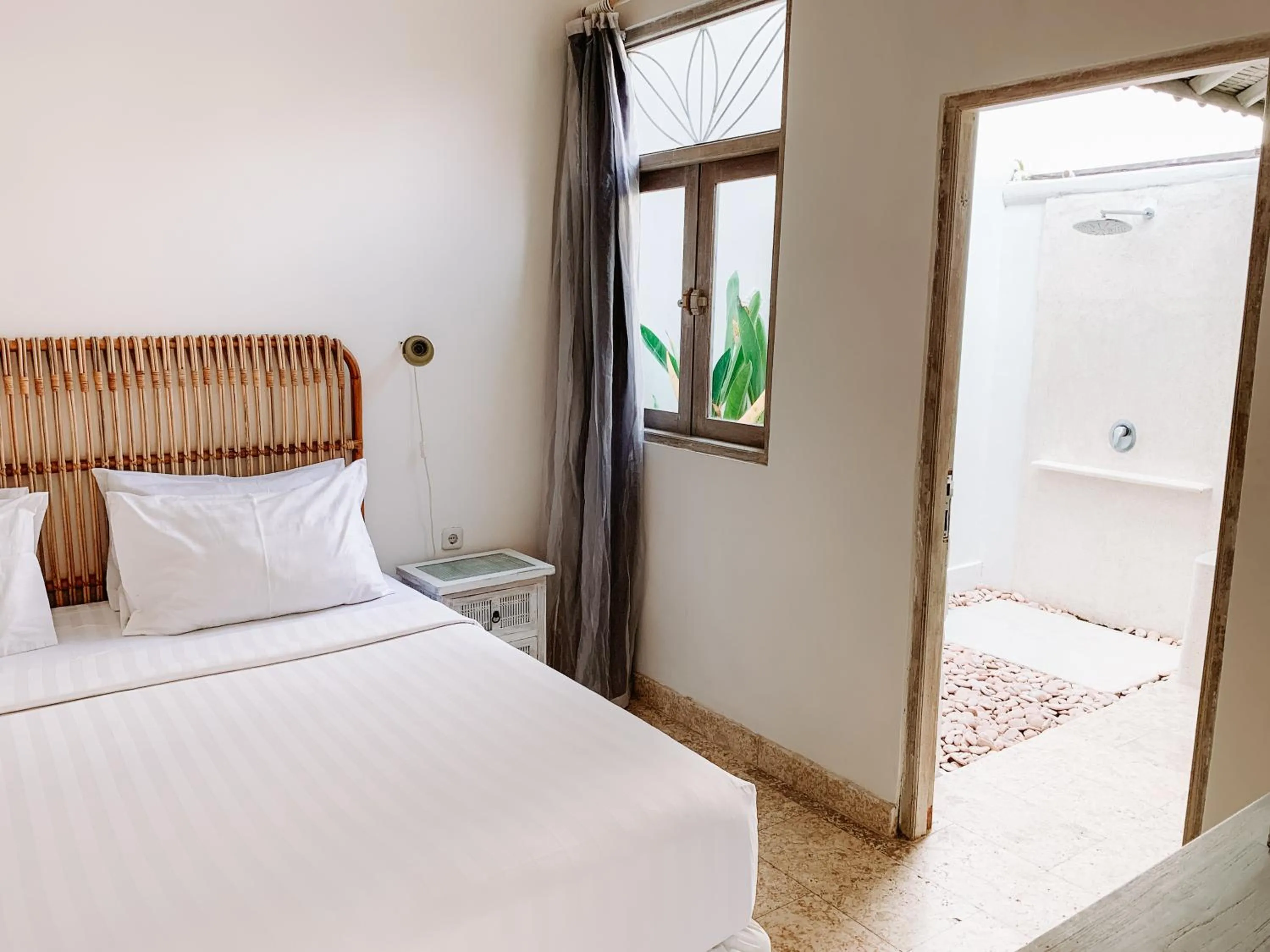 Bathroom, Bed in Happy Together By Kresna Hospitality