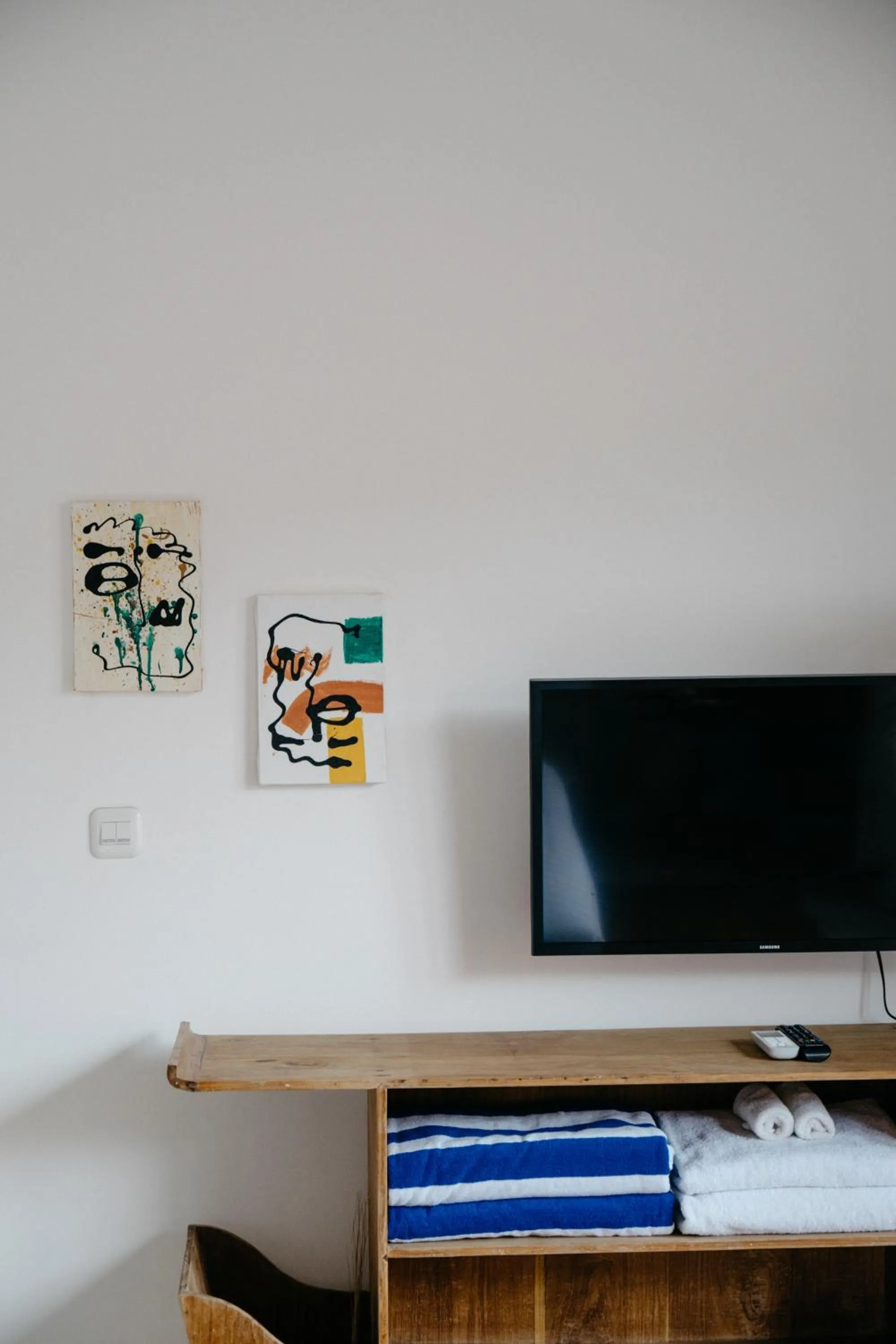 Communal lounge/ TV room in Happy Together By Kresna Hospitality