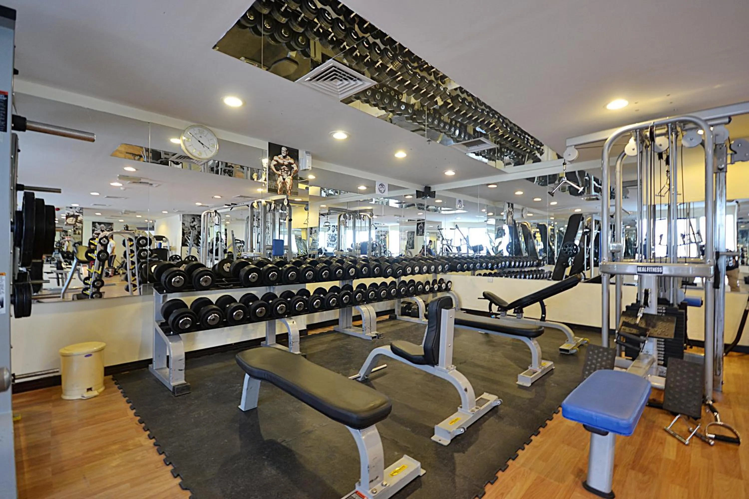 Fitness centre/facilities in Aryana Hotel