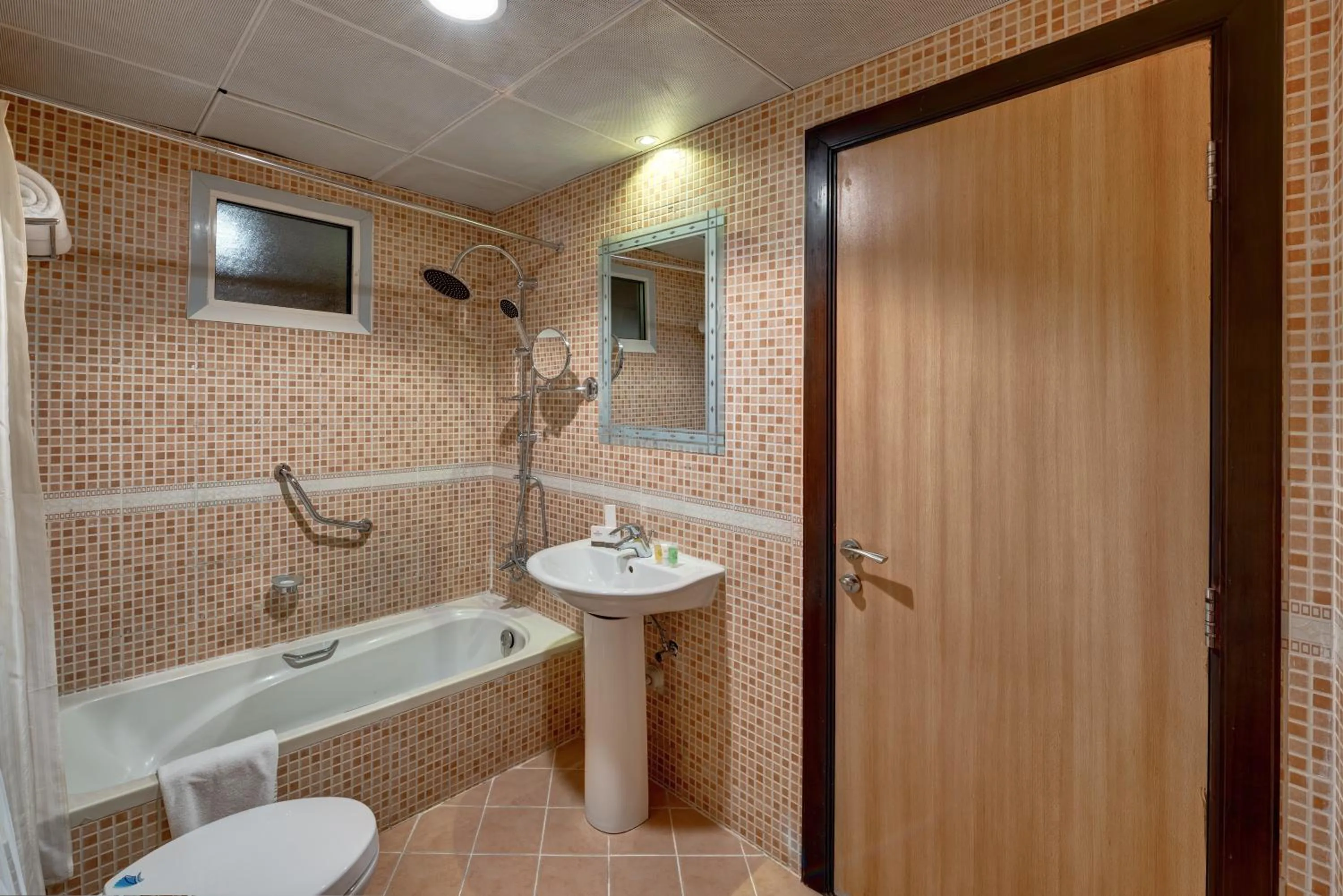 Bathroom in Aryana Hotel