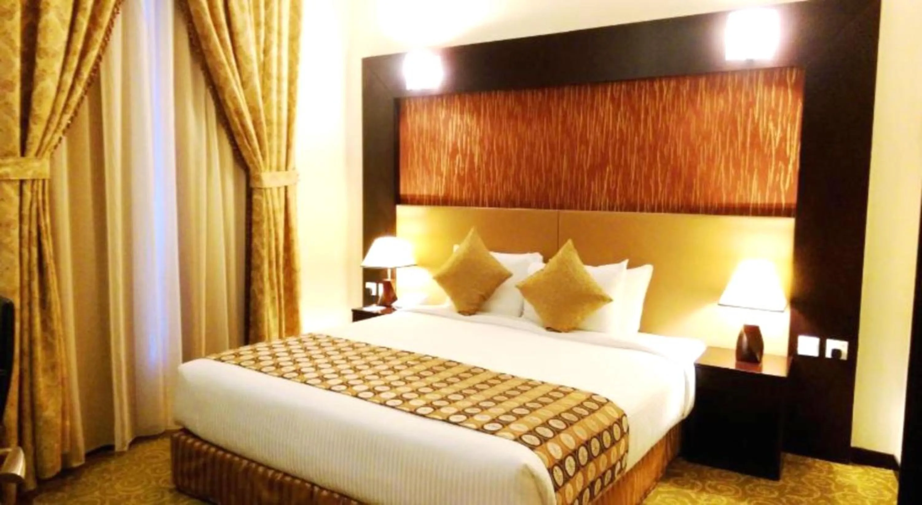 Photo of the whole room, Bed in Aryana Hotel