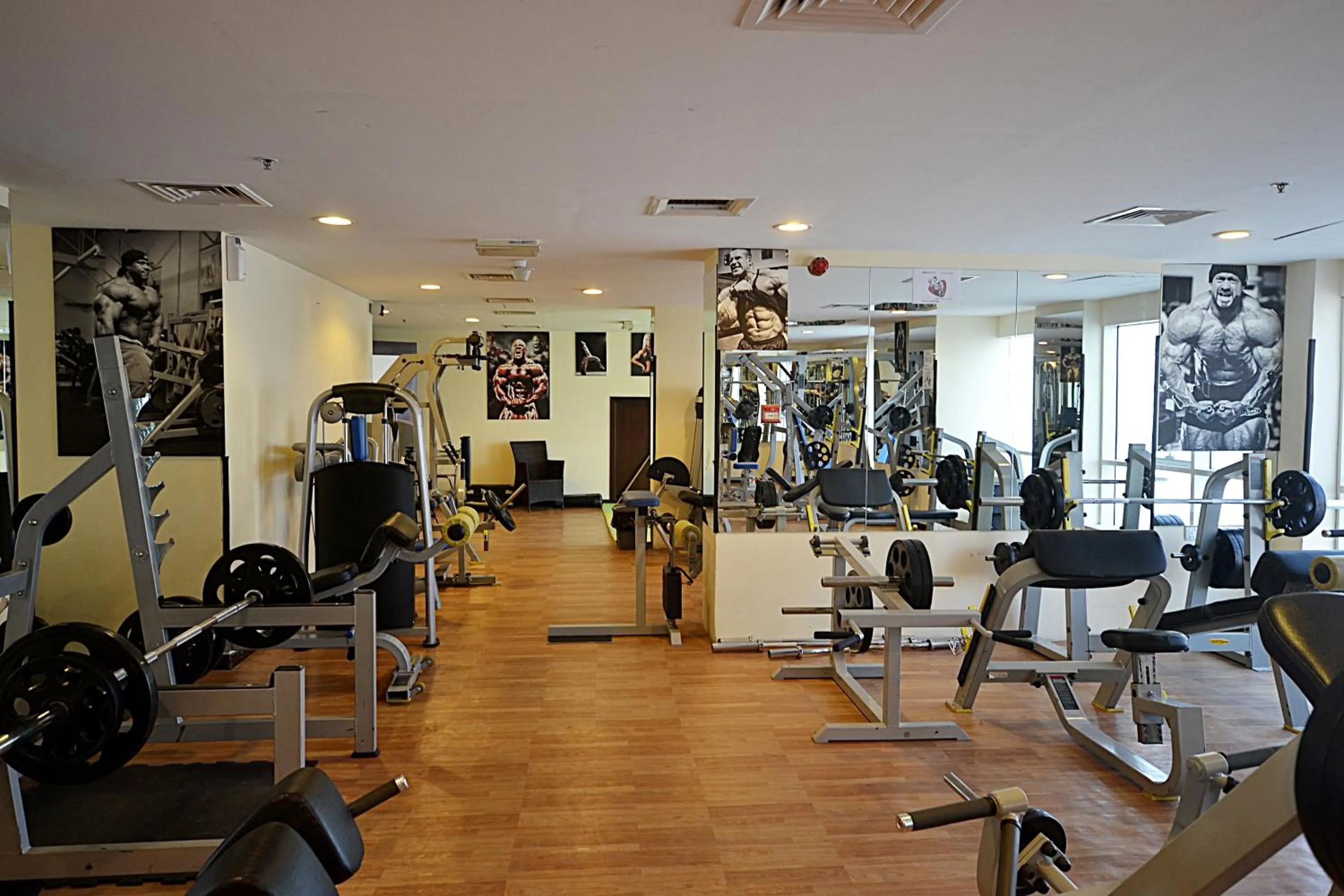 Fitness centre/facilities in Aryana Hotel