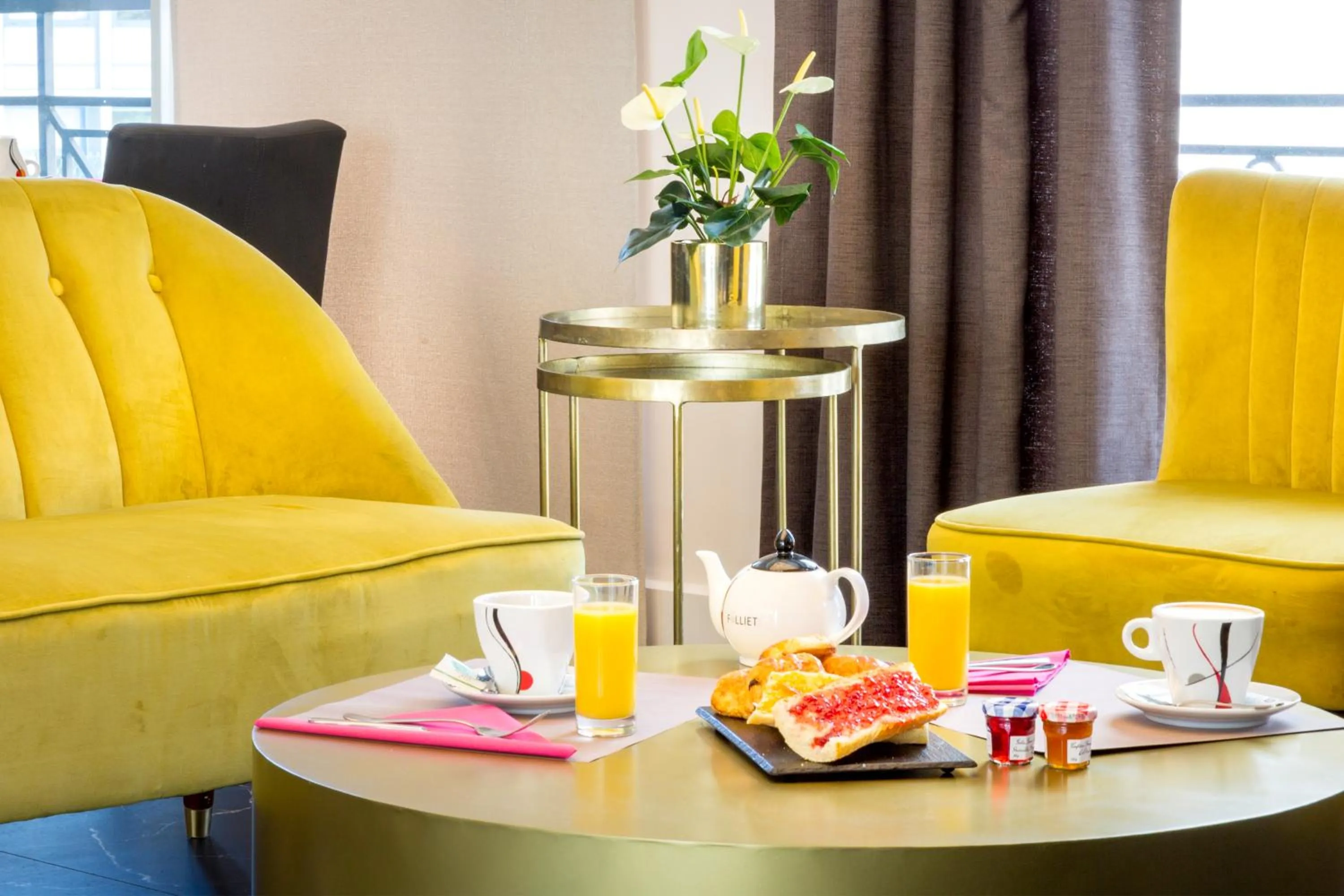 Breakfast in Best Western Hôtel Journel Antibes Juan-les-Pins