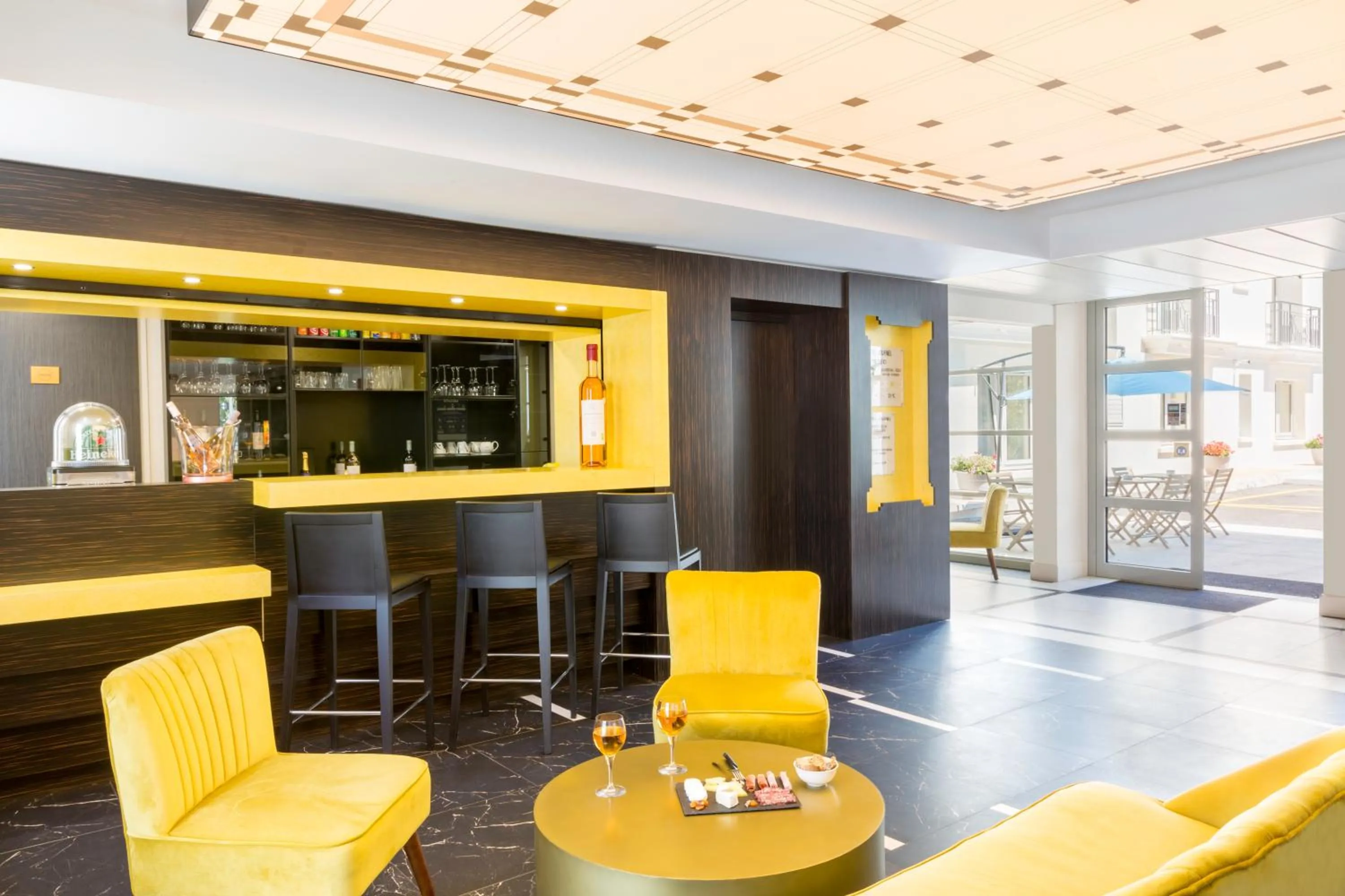 Lobby or reception in Best Western Hôtel Journel Antibes Juan-les-Pins