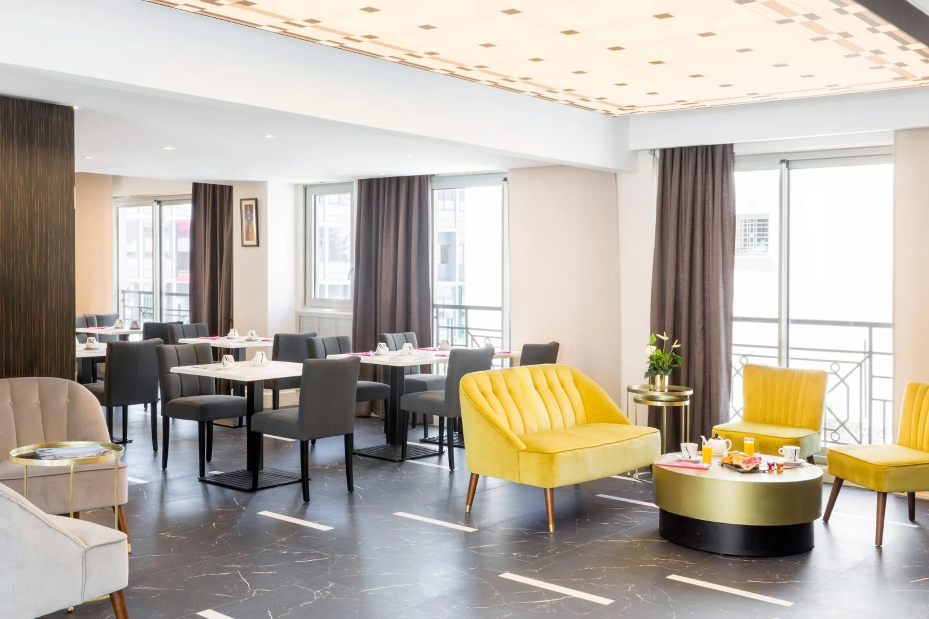 Breakfast in Best Western Hôtel Journel Antibes Juan-les-Pins