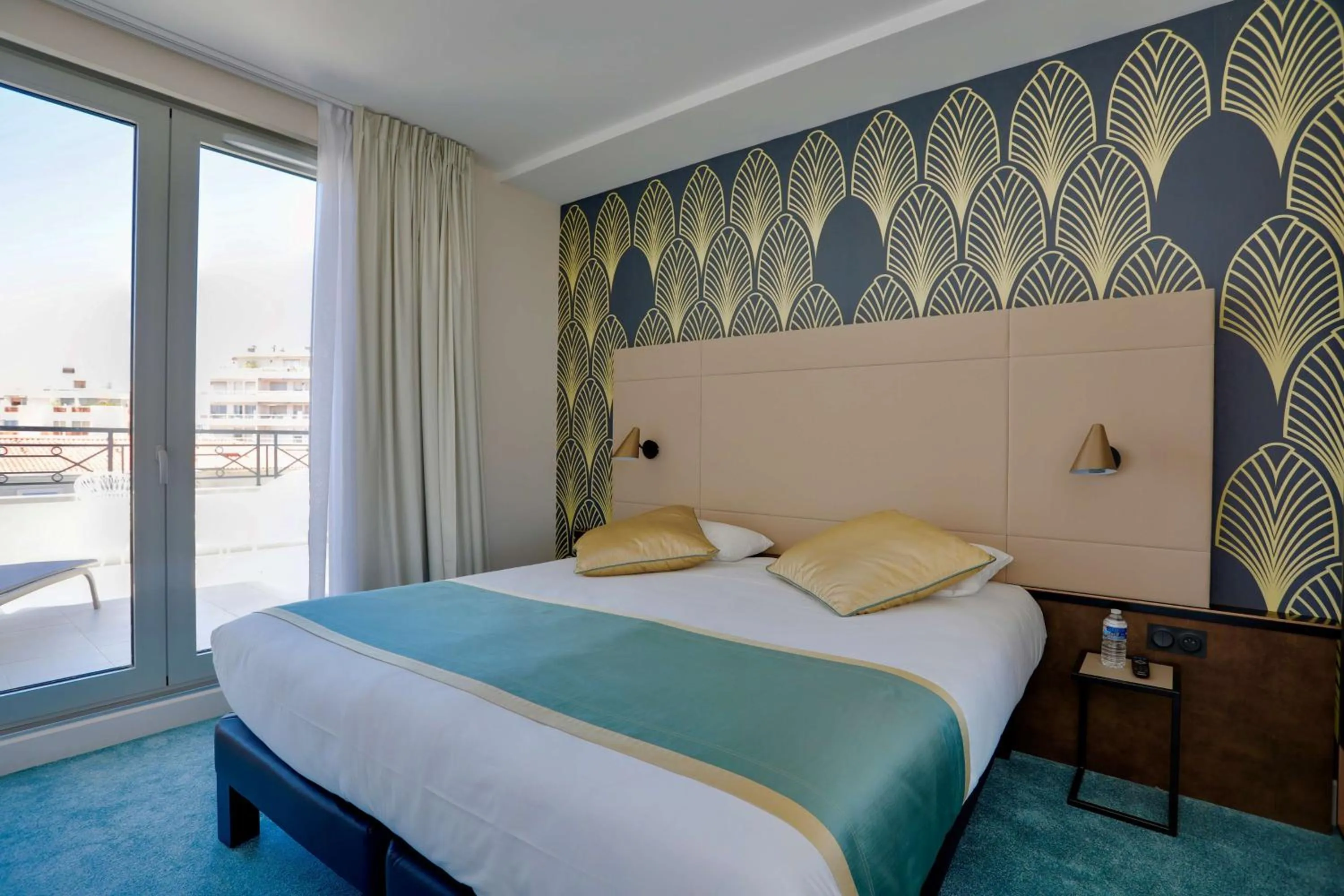 Bedroom, Bed in Best Western Hôtel Journel Antibes Juan-les-Pins