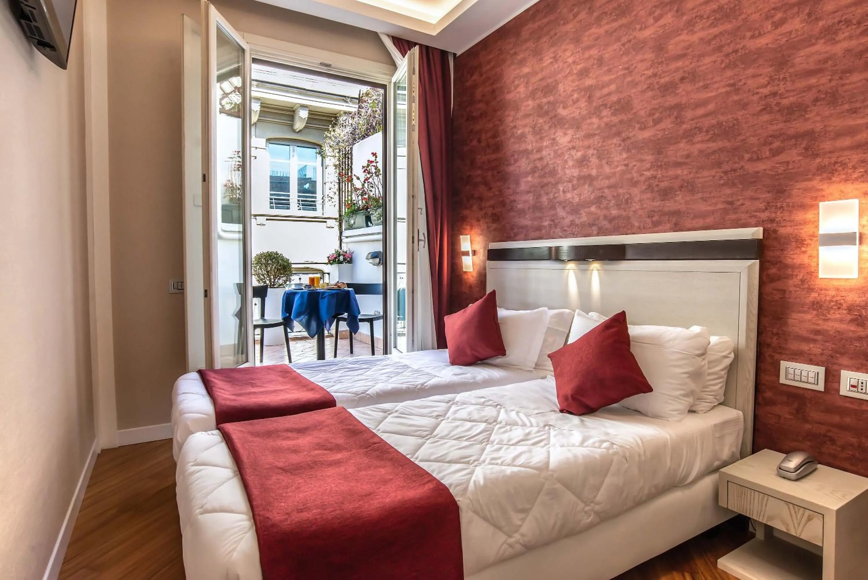 Bed in Hotel Memphis