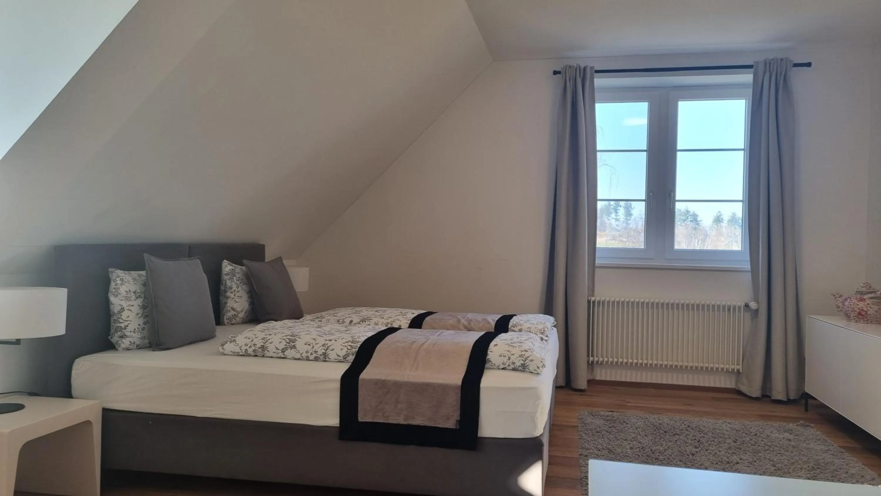 Bed in Hotel & Restaurant Schloss Schwandegg