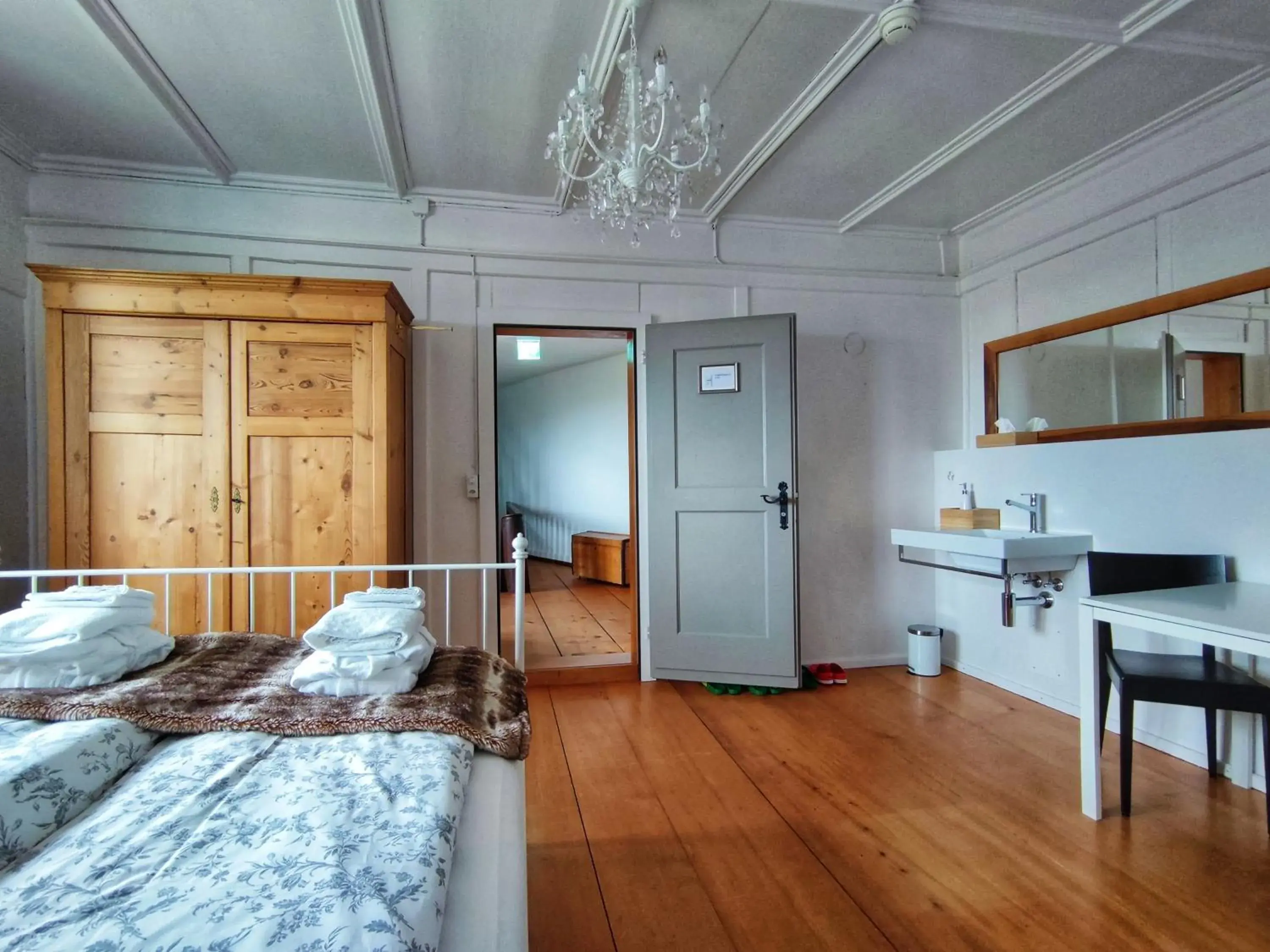 Deluxe Family Room with Private External Bathroom in Hotel & Restaurant Schloss Schwandegg Deluxe Family Room with Private External Bathroom in Hotel & Restaurant Schloss Schwandegg