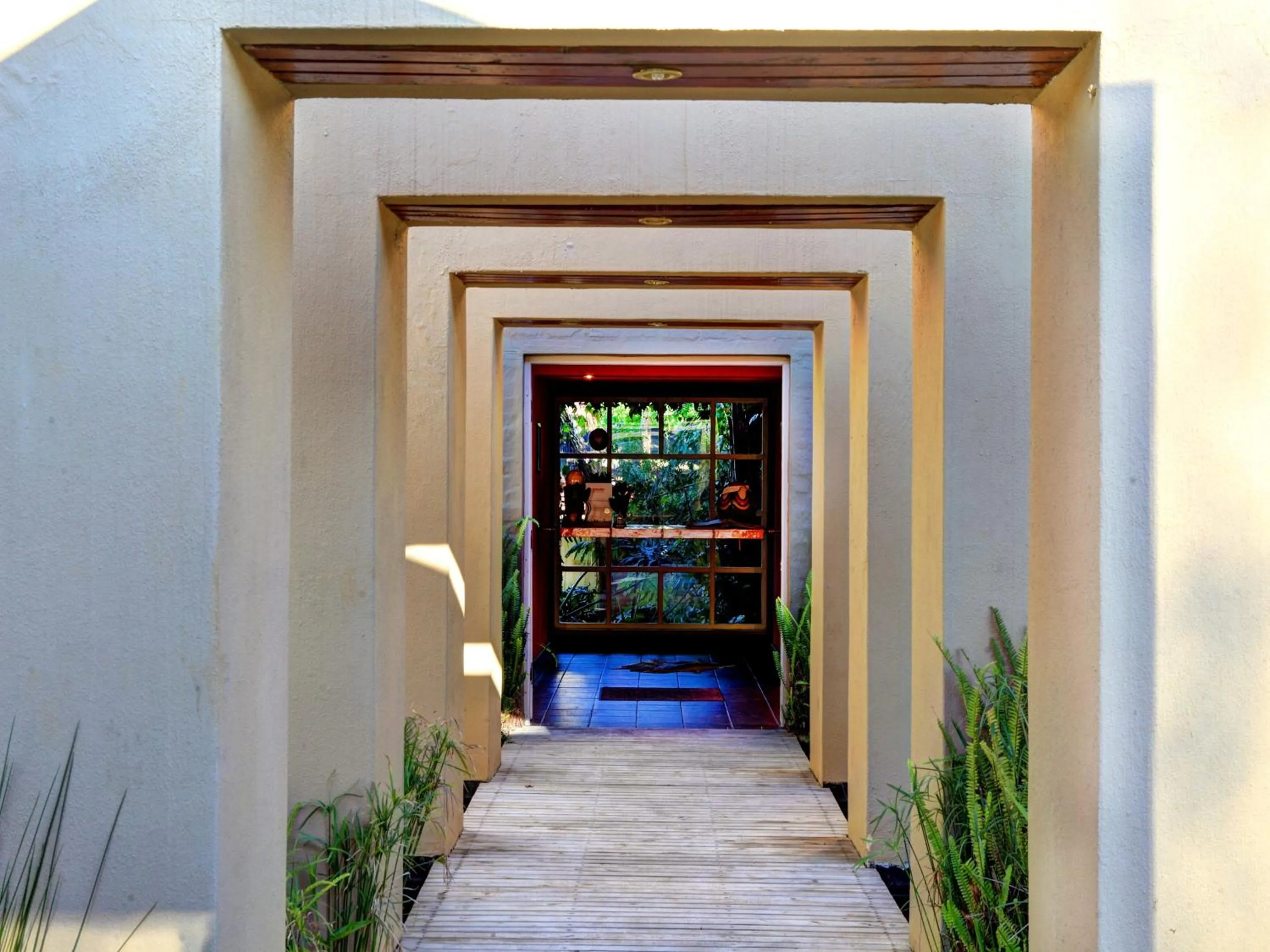 Facade/entrance in Lily Pond Country Lodge