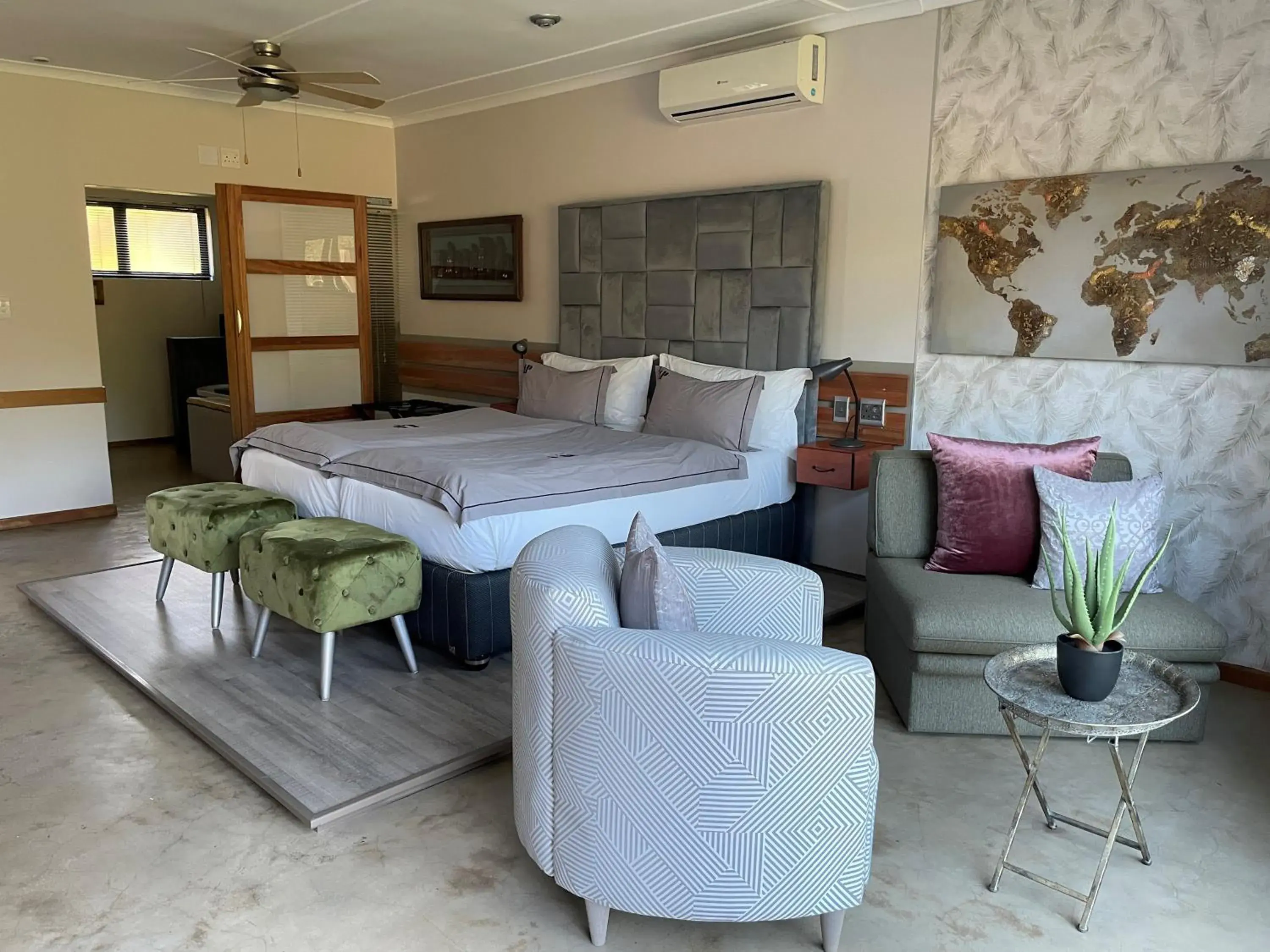 Suite with Lake View in Lily Pond Country Lodge Suite with Lake View in Lily Pond Country Lodge