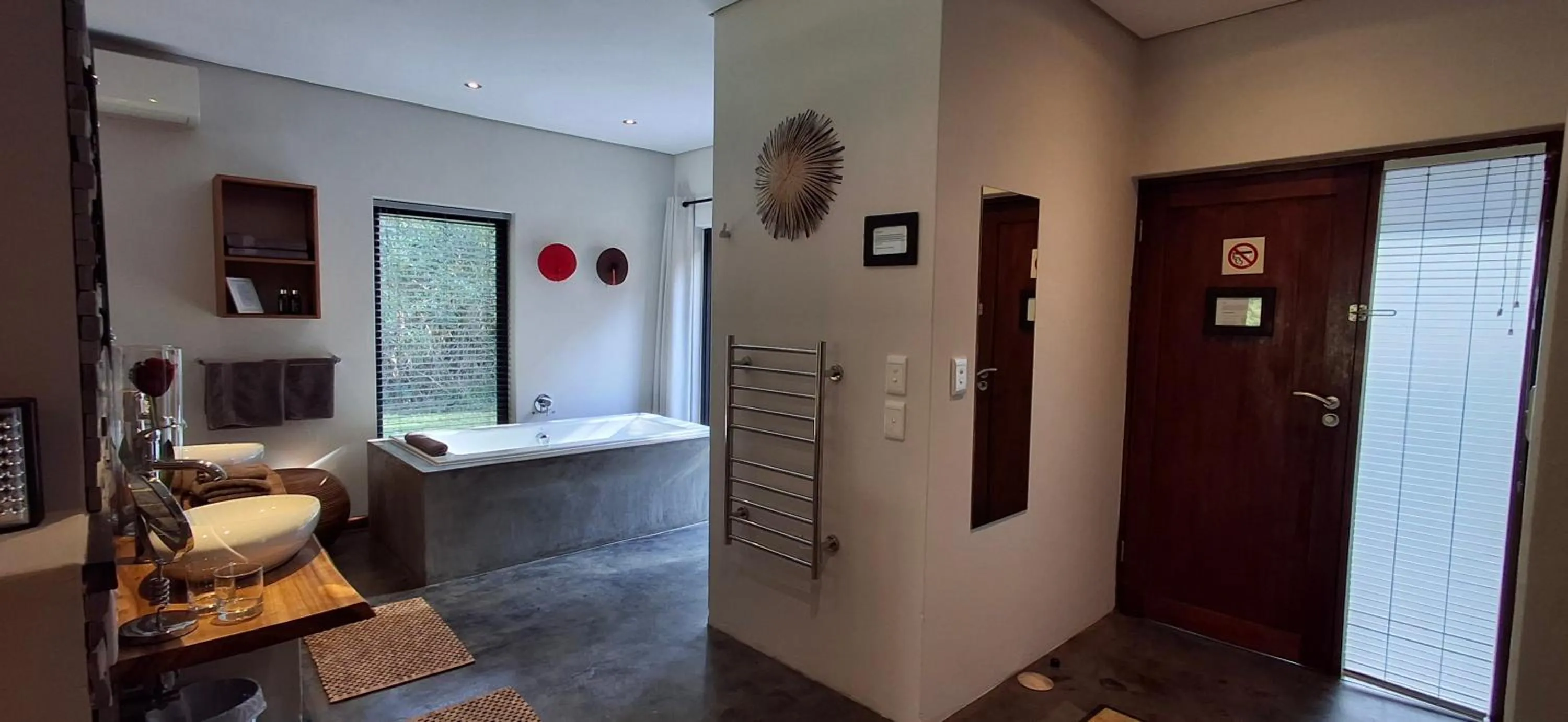 Bathroom in Lily Pond Country Lodge