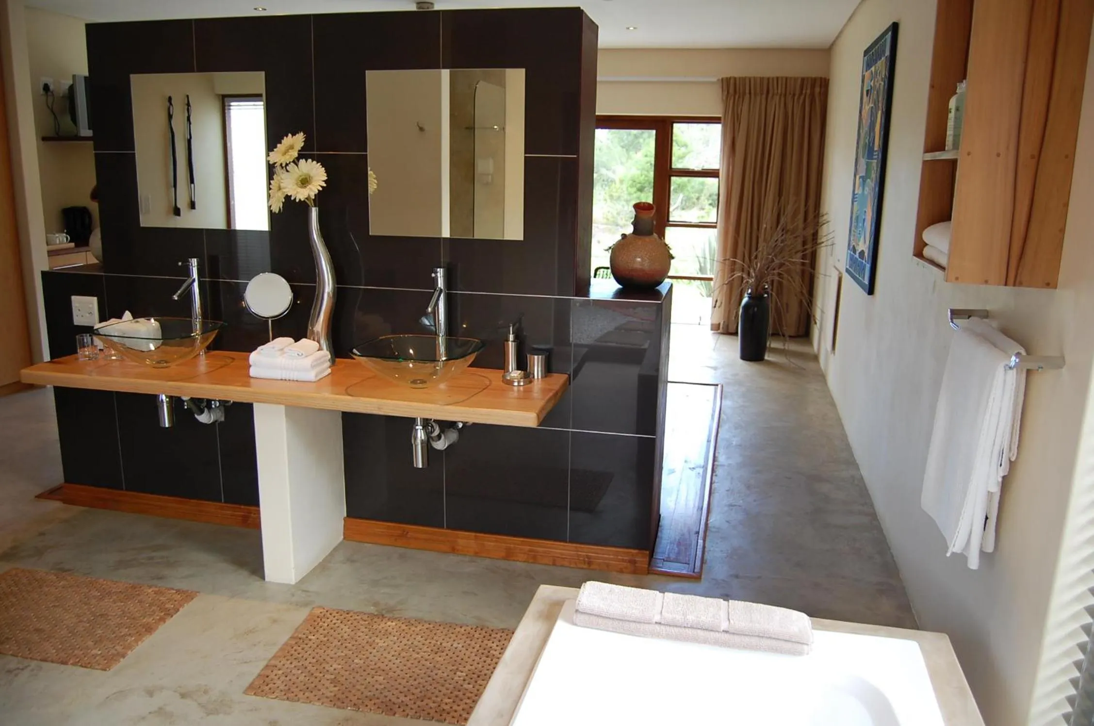 Bathroom in Lily Pond Country Lodge