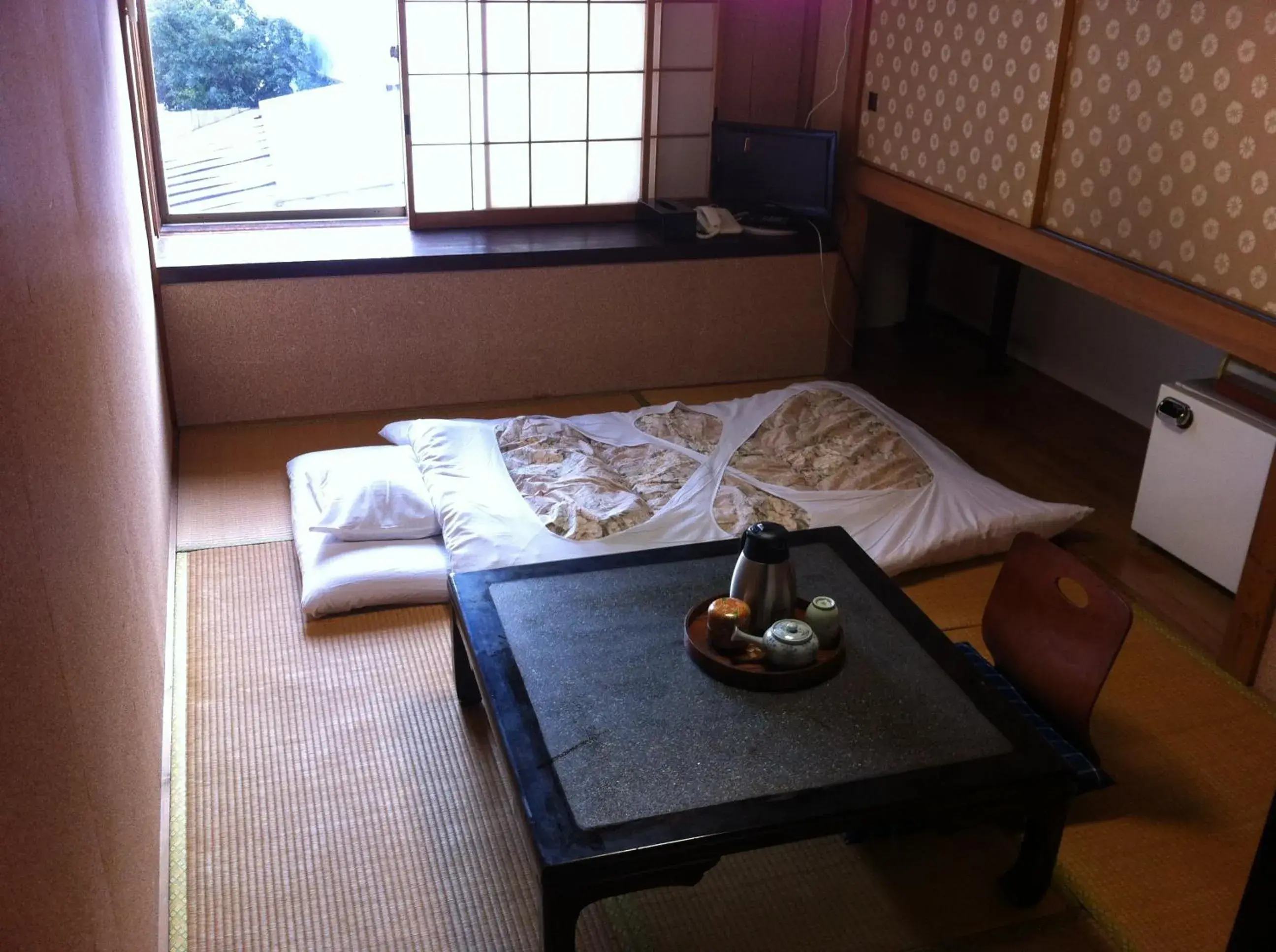 Budget Twin Room - single occupancy in Kamesei Ryokan Budget Twin Room - single occupancy in Kamesei Ryokan