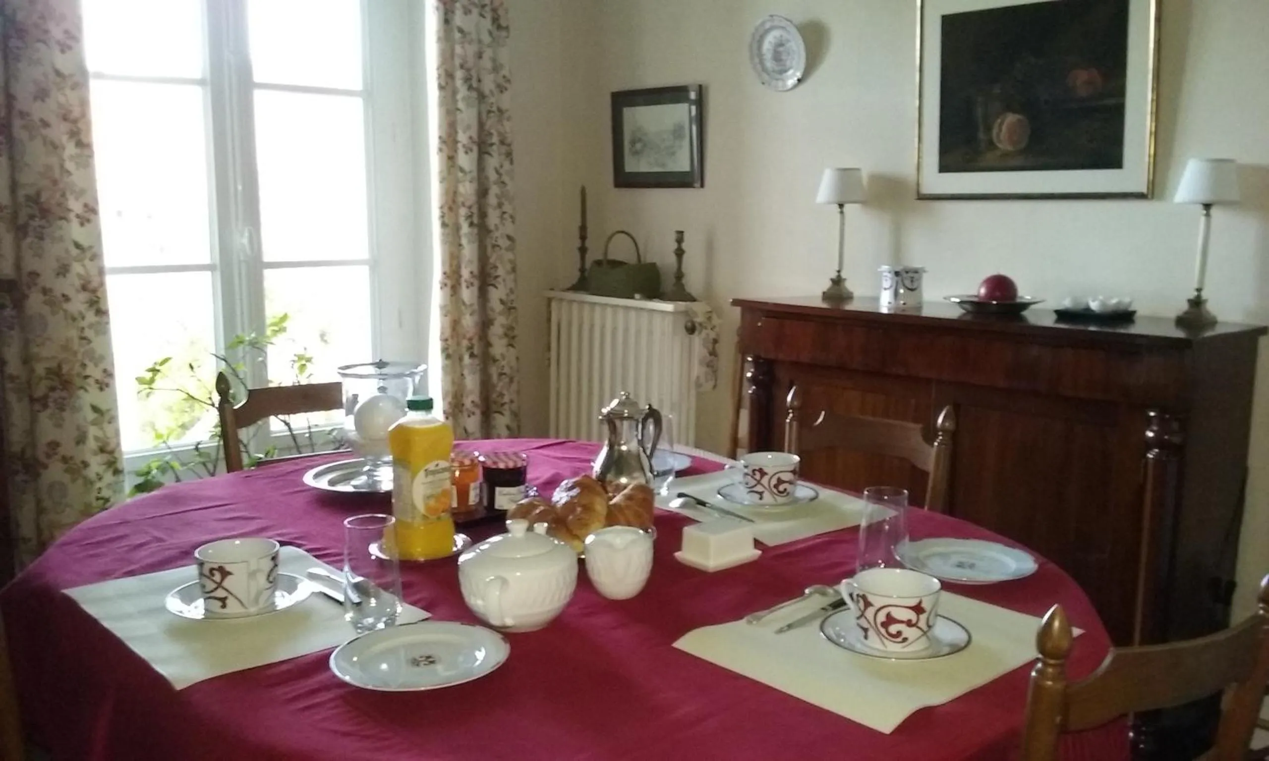 Continental breakfast in La Tour de Lavalette