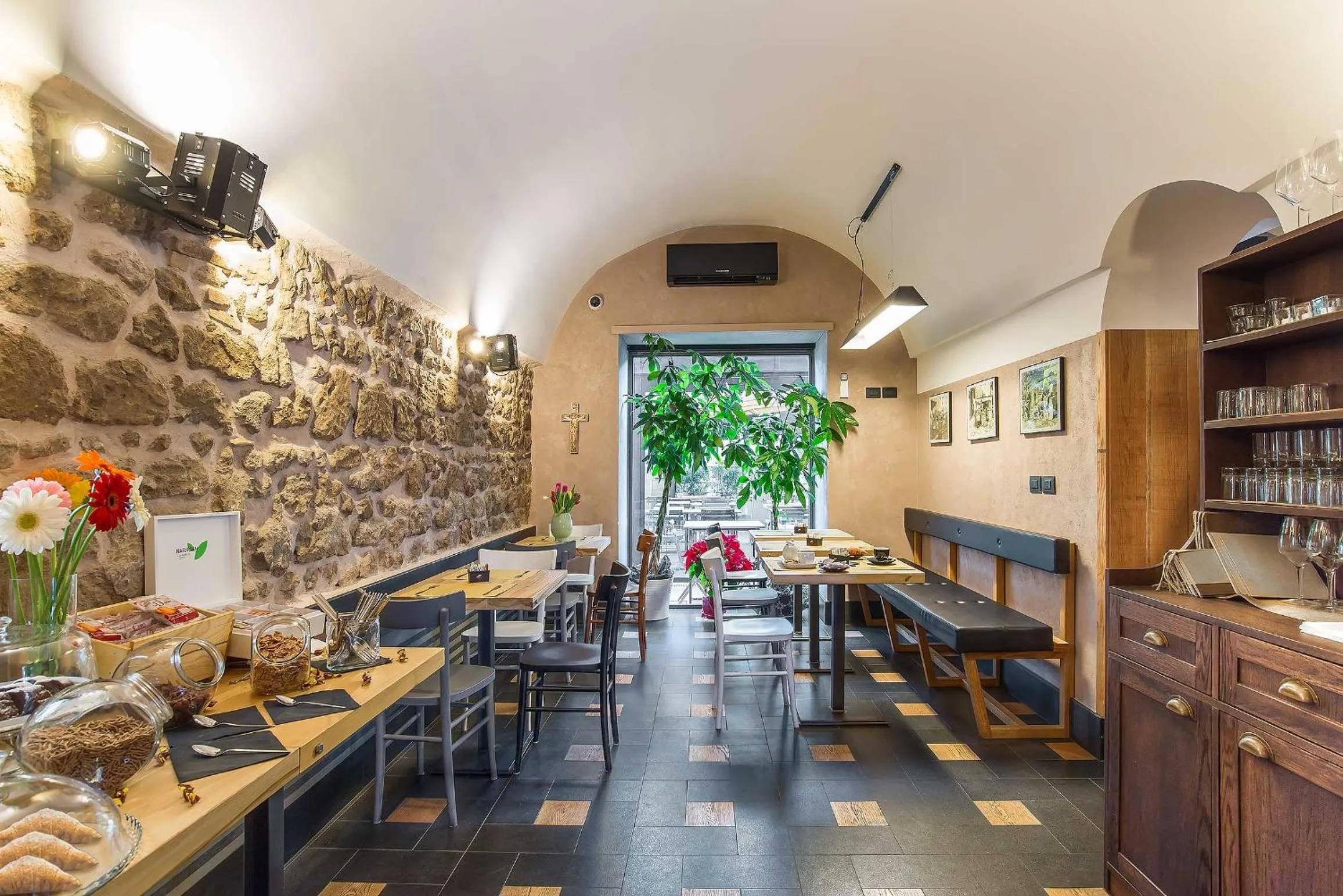 Restaurant/places to eat in Al Casaletto Hotel