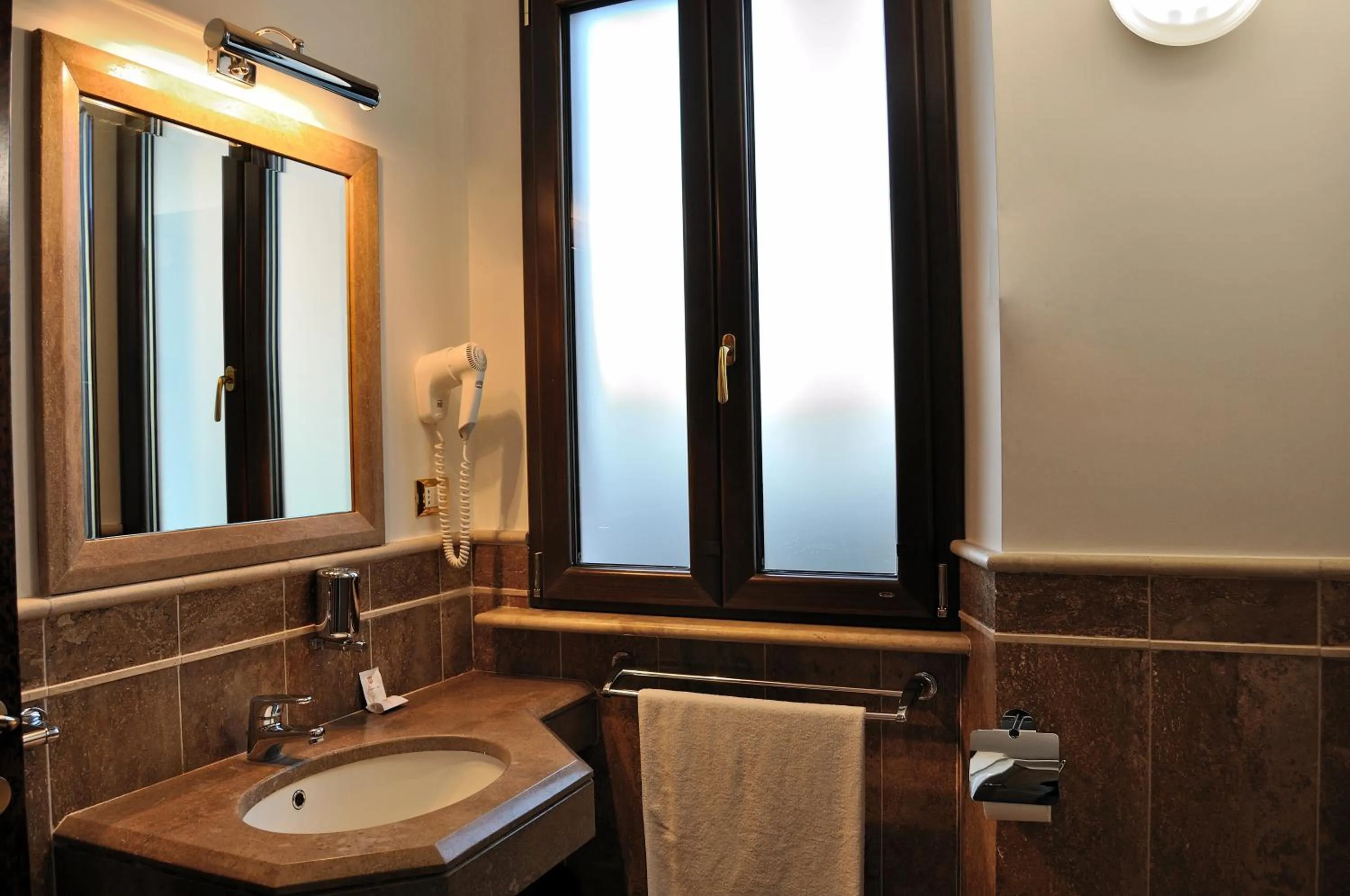 Bathroom in Al Casaletto Hotel