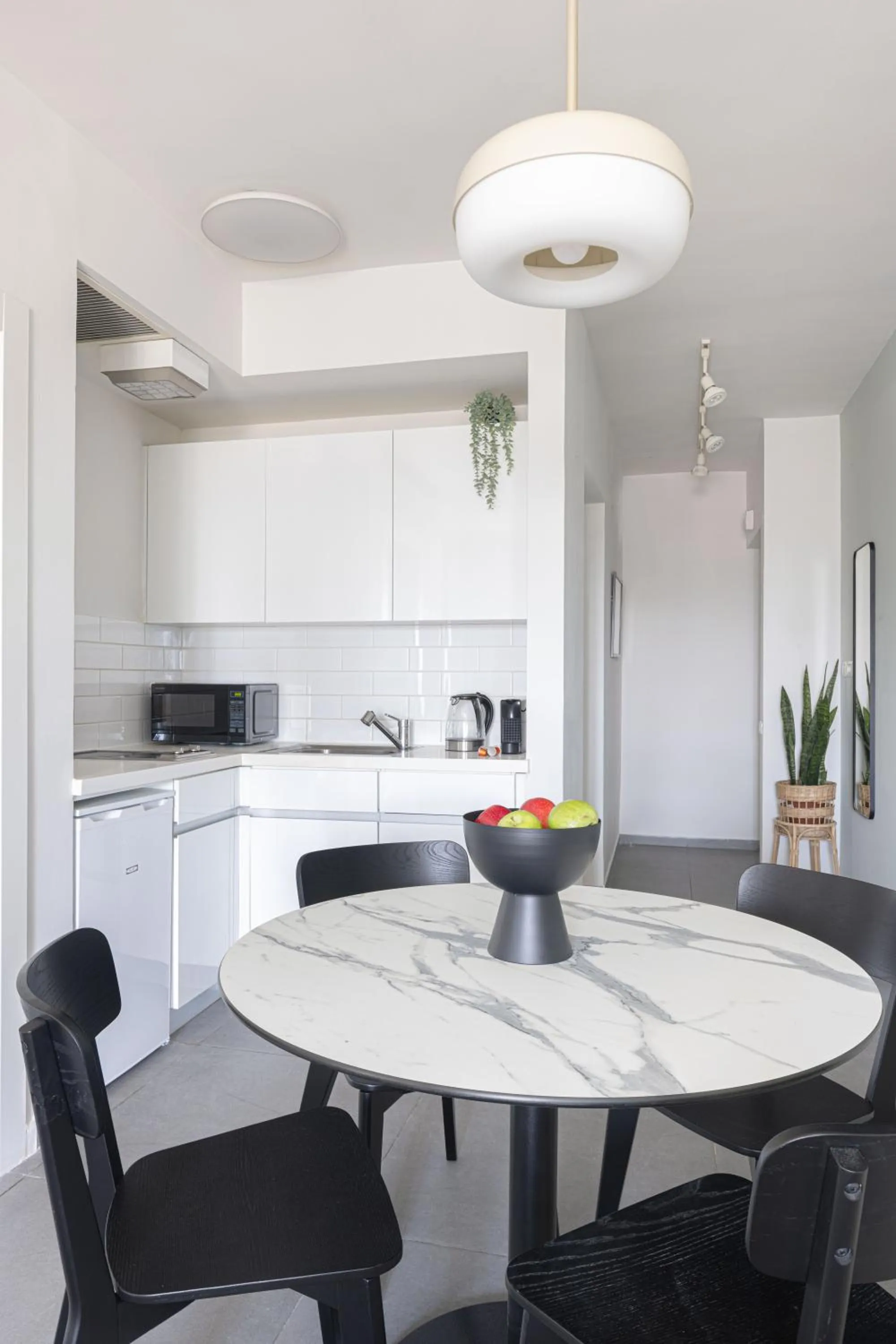 Bauhaus Boutique by TLV2RENT